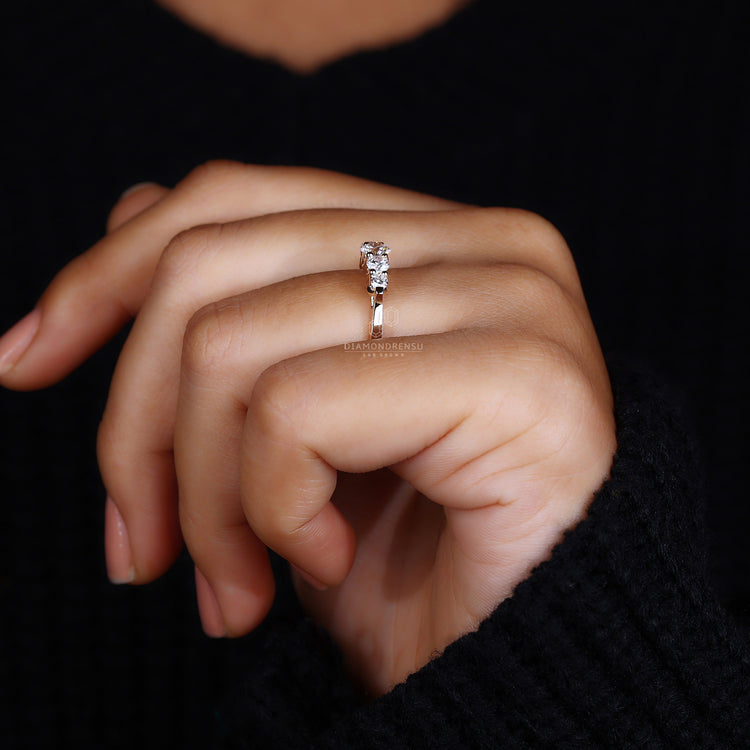 Diamondrensu UK five stone lab diamond ring
