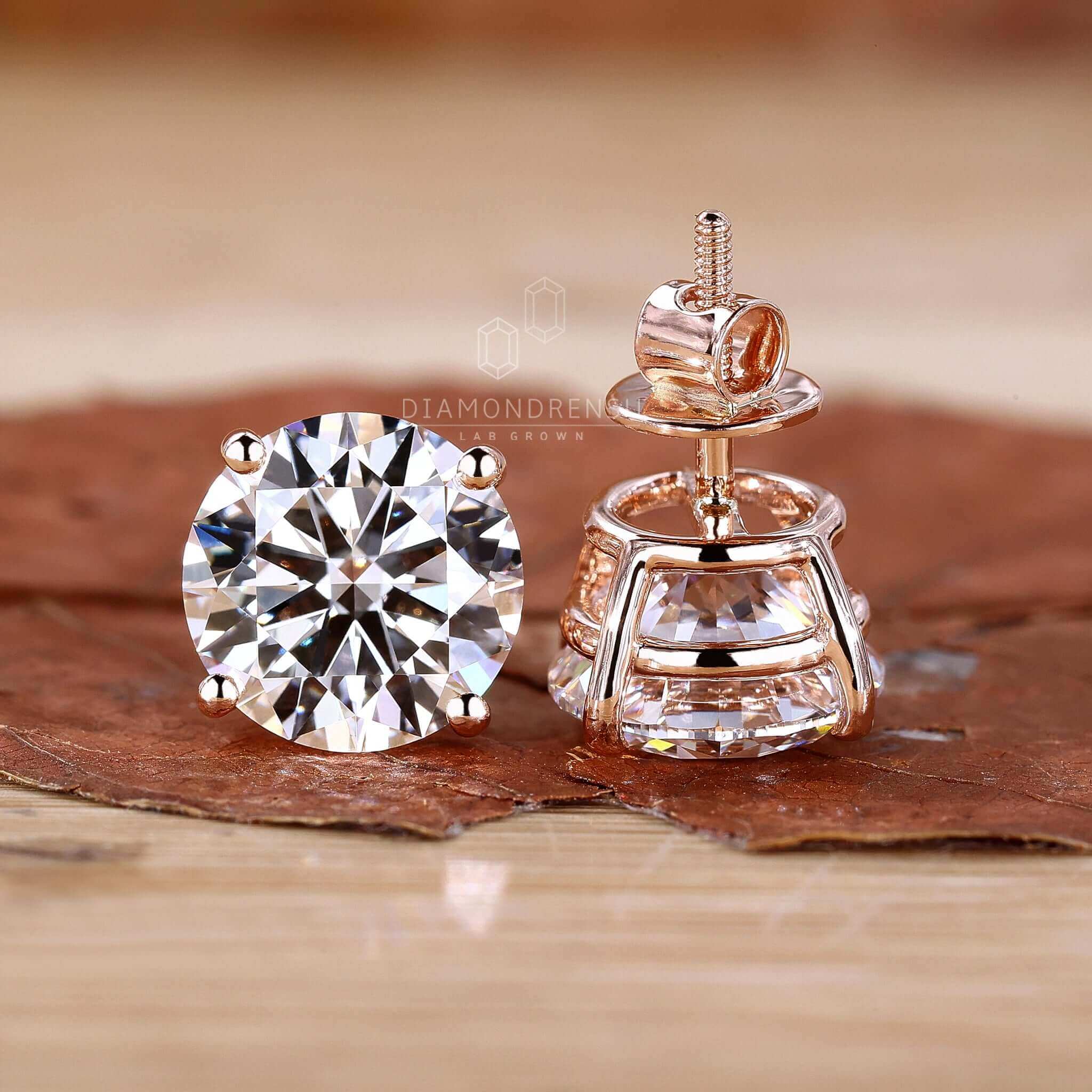 round cut diamond studs