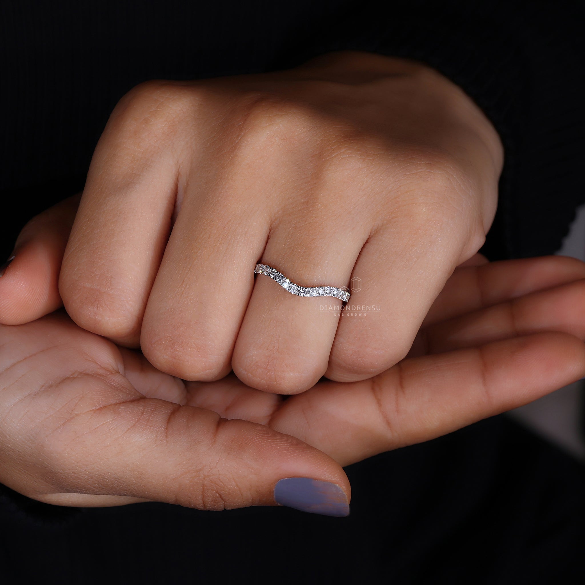 Diamondrensu UK white gold wedding band.
