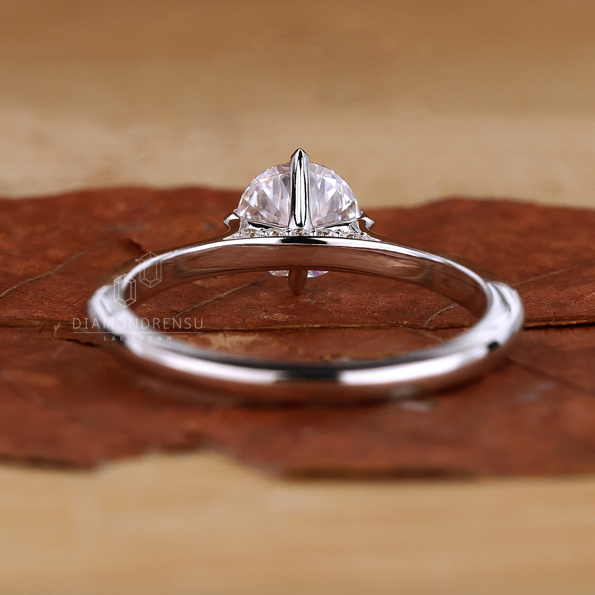 White gold diamond solitaire ring crafted for elegance.