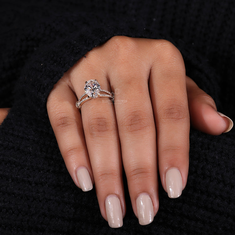 4 claw prong set engagement ring crafted as handmade jewelry.
