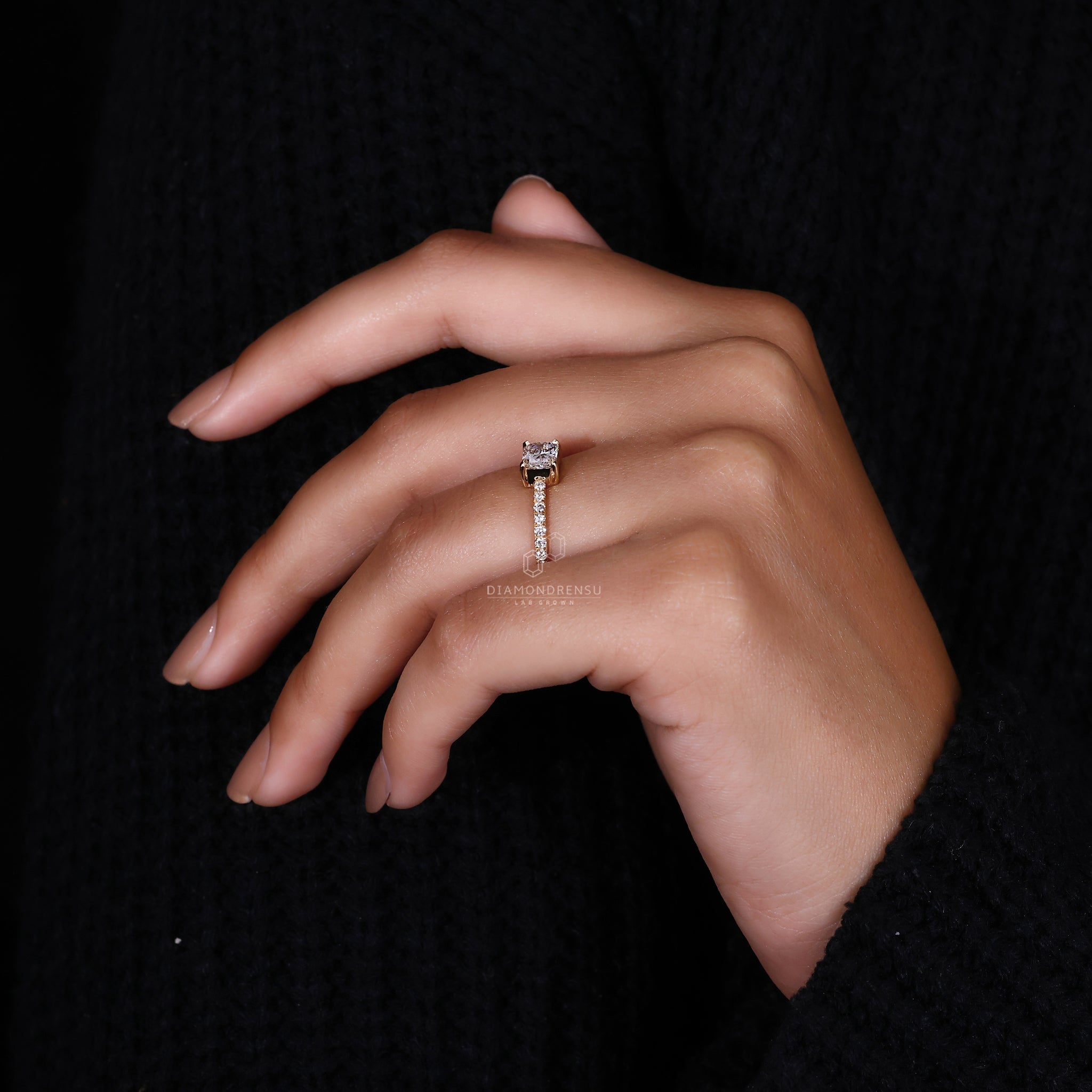Buy engagement ring in London UK with IGI certified radiant diamond.
