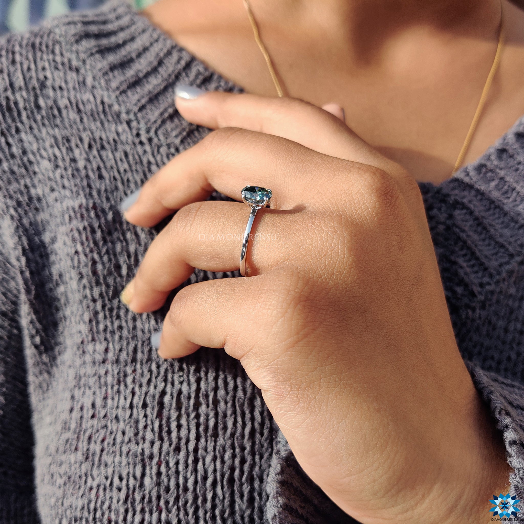 Custom engagement ring in moissanite ring design

