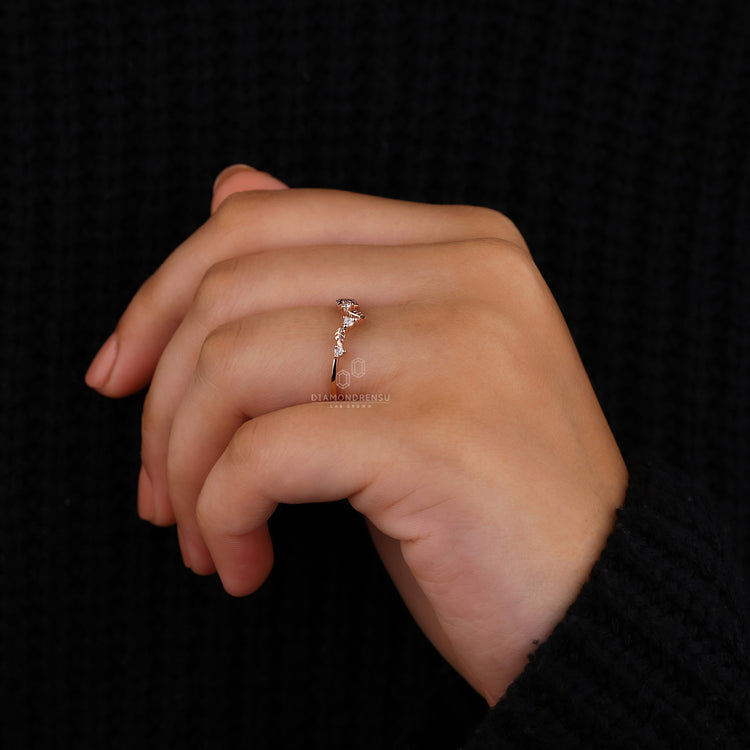 Lab grown diamond leaf design wedding band.
