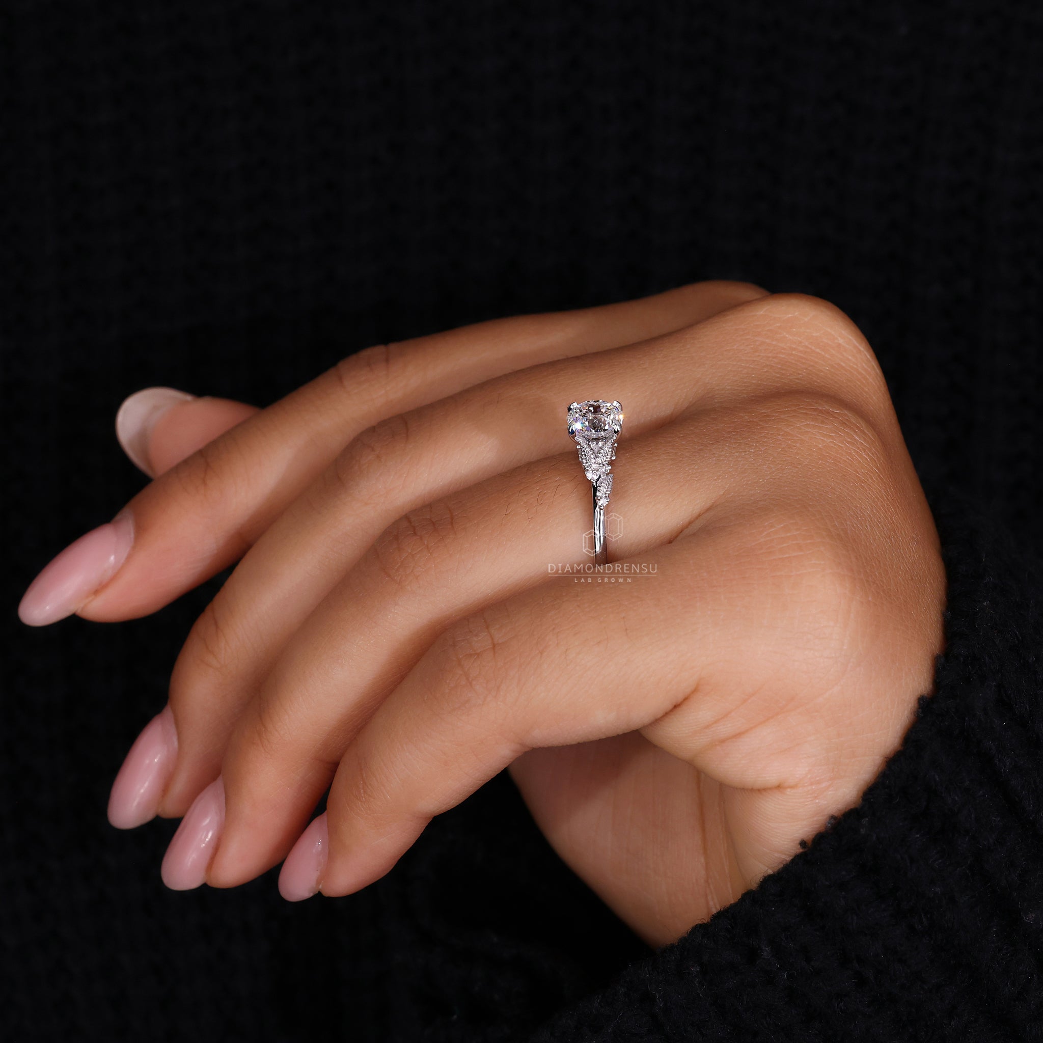 White gold ring with Portuguese nature inspired diamond ring setting.

