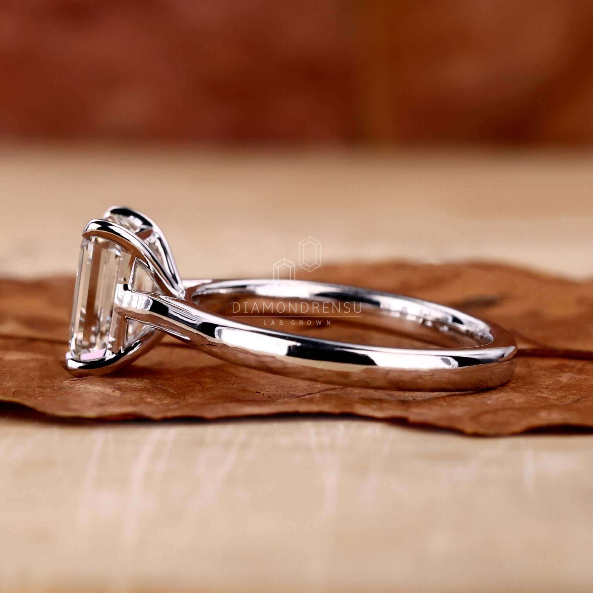 solitaire engagement ring