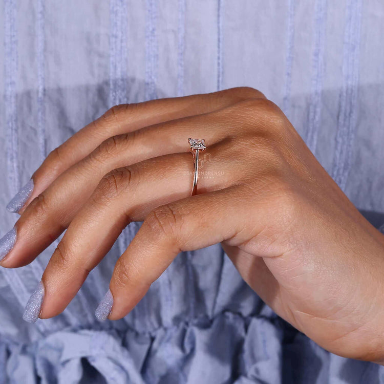 Handmade jewellery featuring a UK engagement ring with lab-grown diamonds.