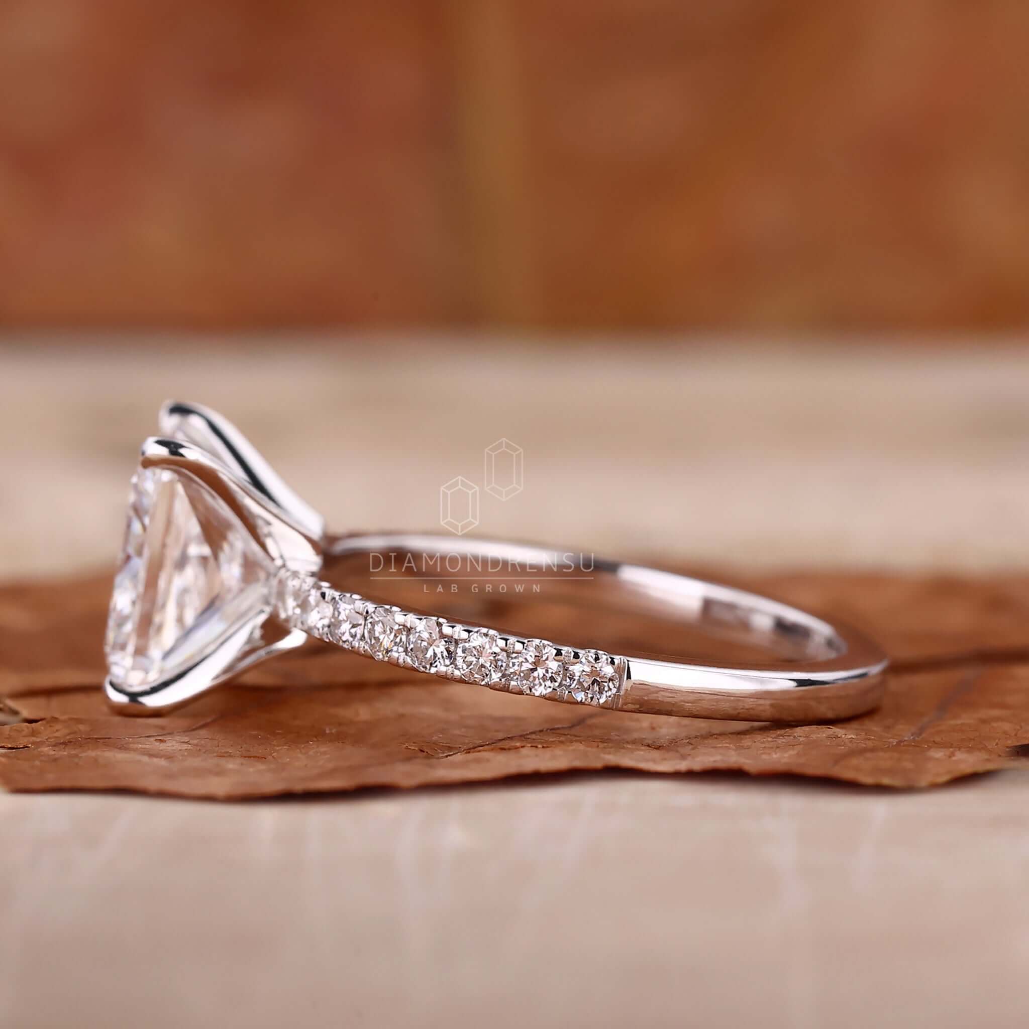 diamond wedding ring