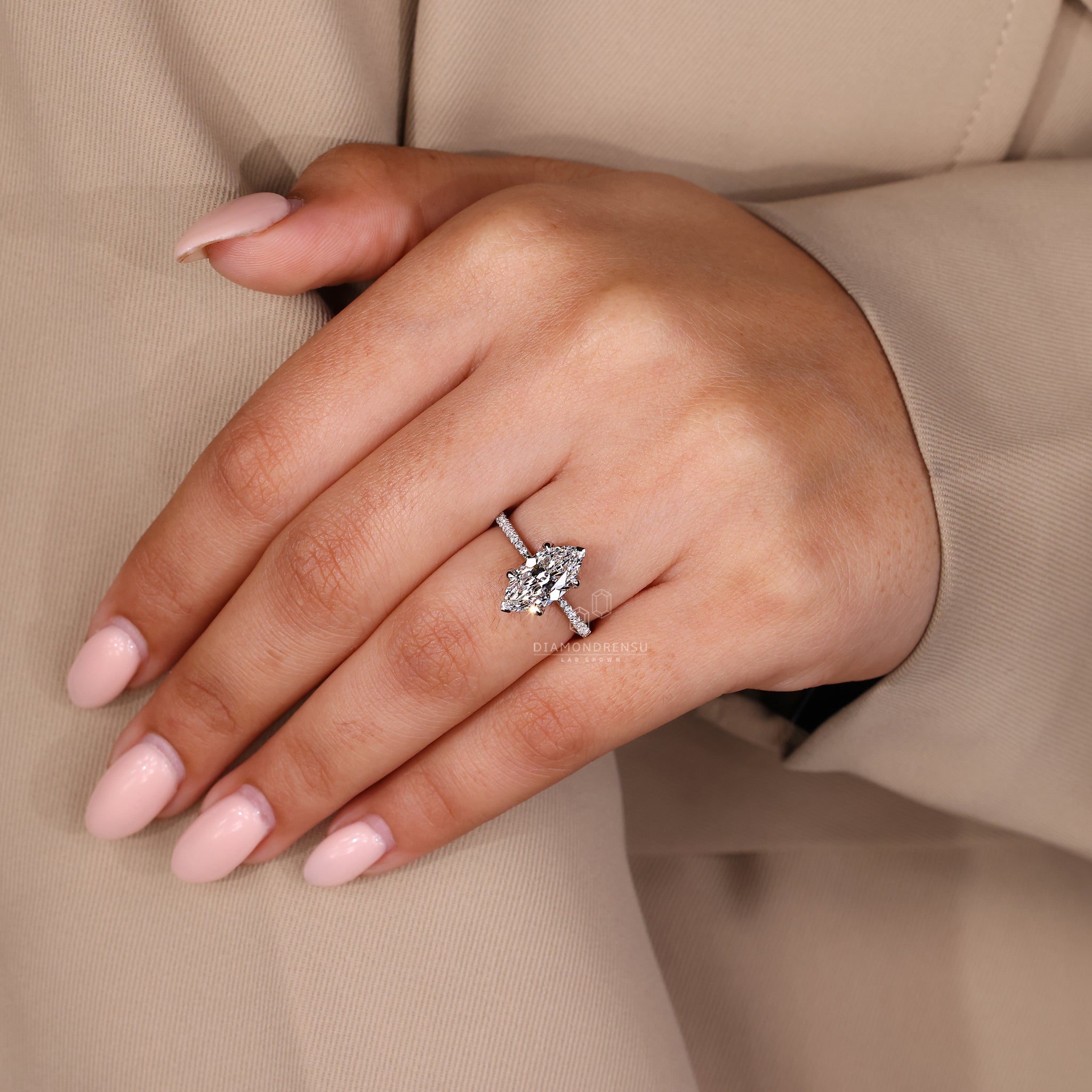 Buy engagement ring with IGI certified lab grown diamond and custom design.
