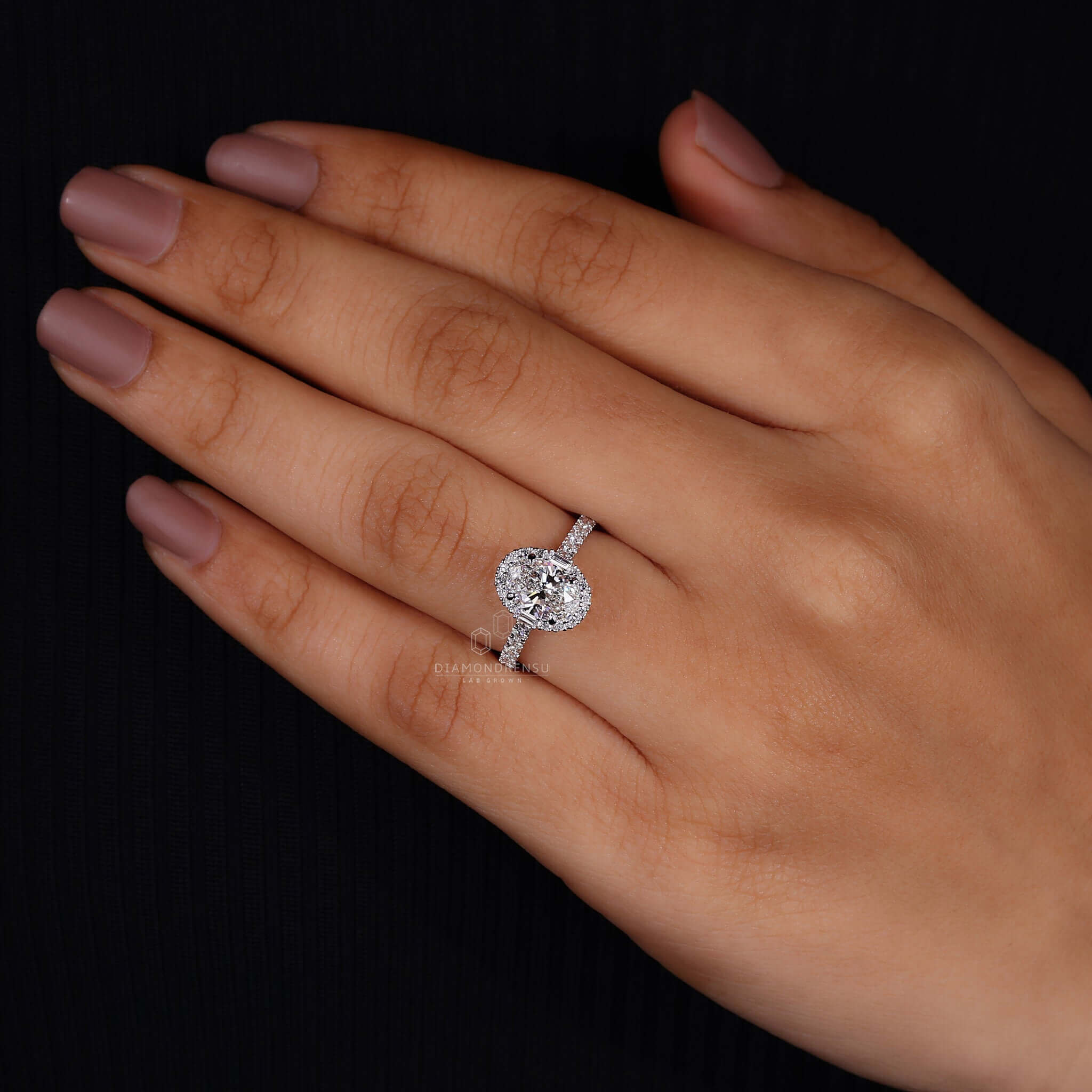 Oval cut engagement ring that blends modern design with classic charm.