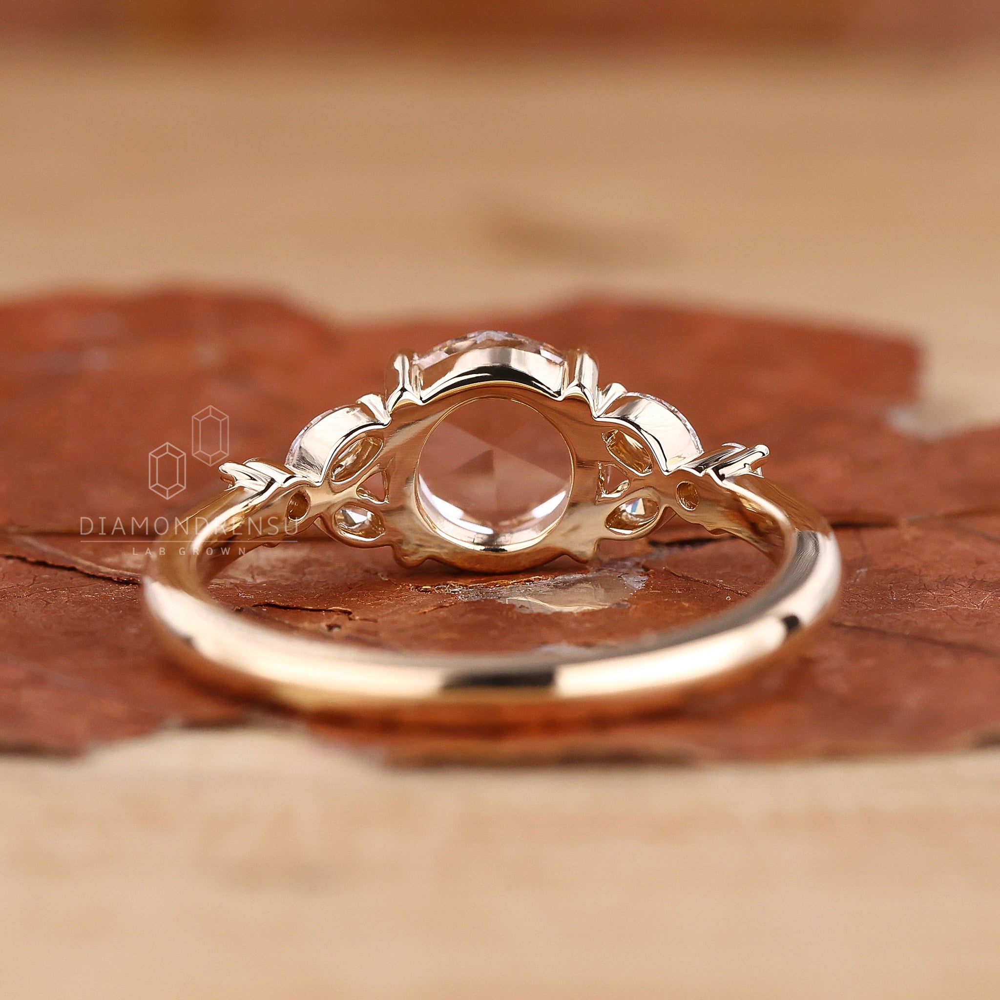 4 prong setting enhancing the elegance of the diamond.