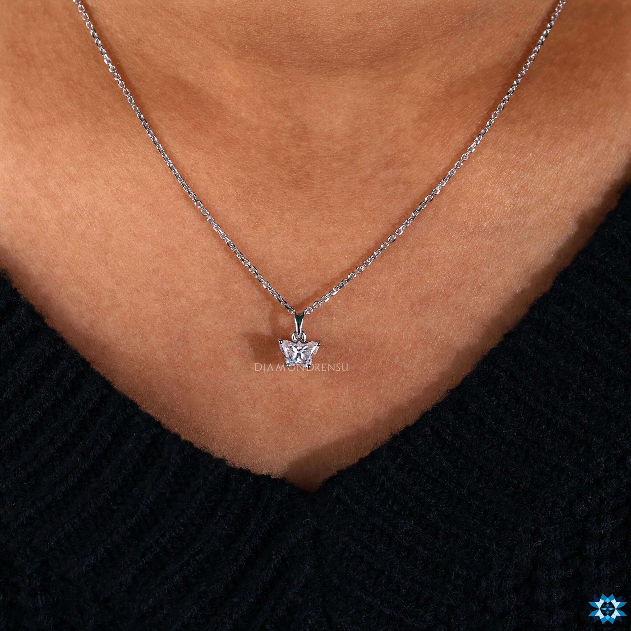 solitaire pendant