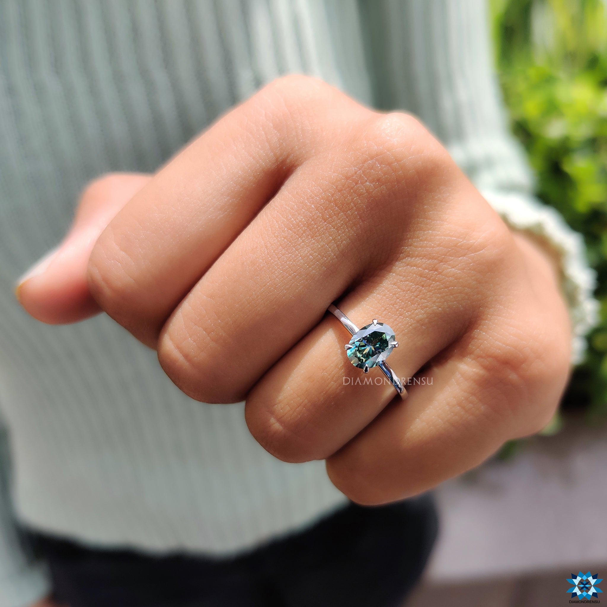 Oval Engagement Ring with oval cut ring
