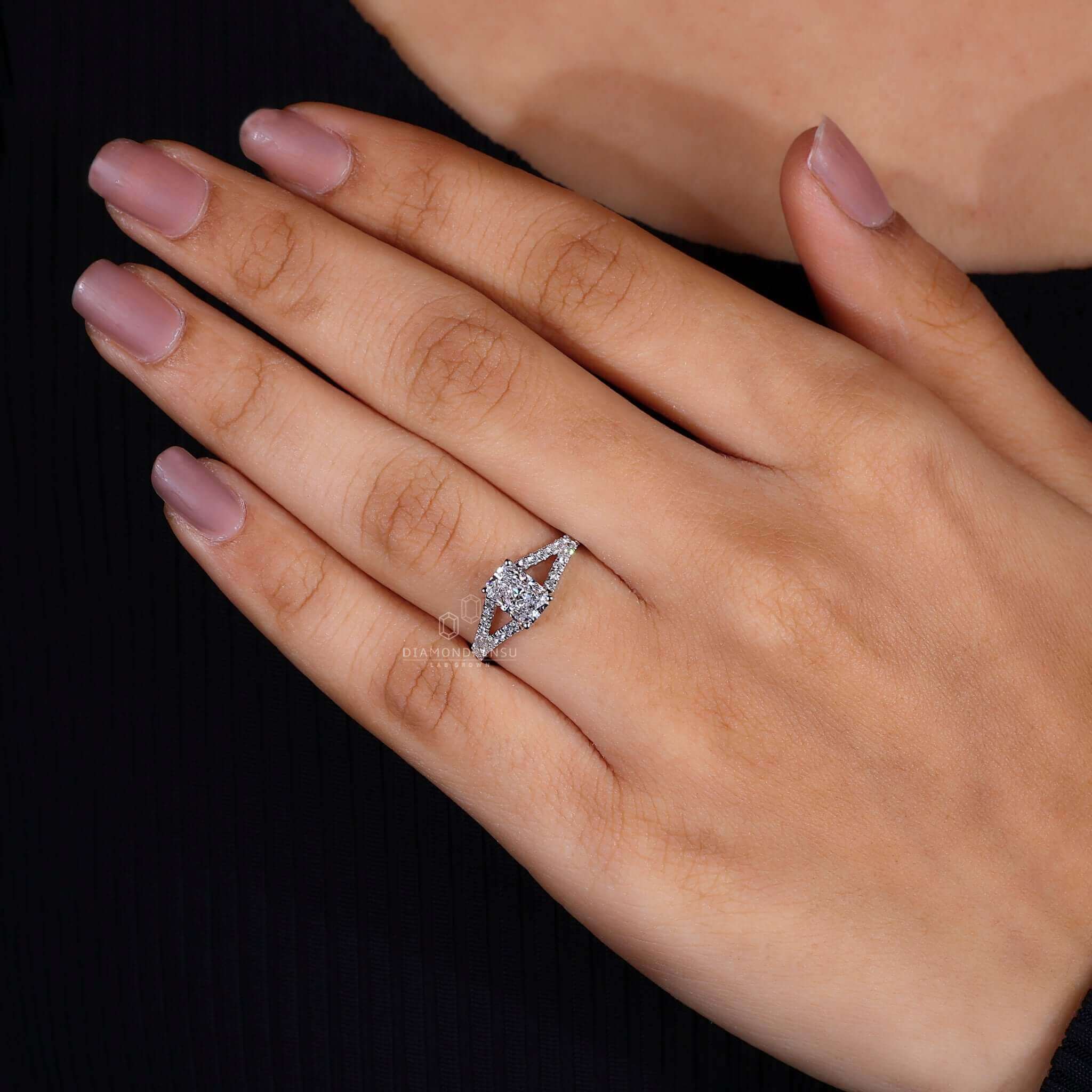 Beautiful white gold engagement ring combining style, grace, and modern craftsmanship.