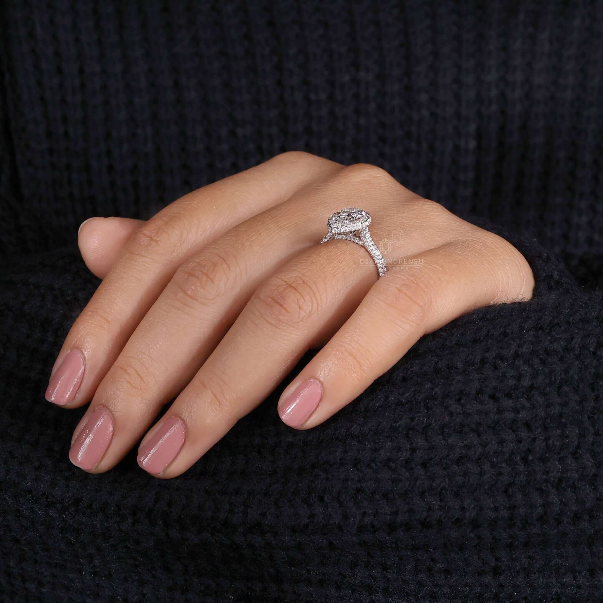 Halo rings featuring igi certified Lab Grown Diamond for a sustainable and stunning design.
