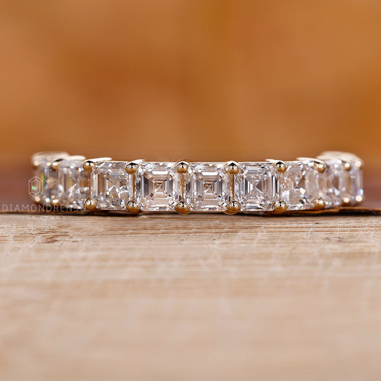 Round prong setting Asscher wedding ring.
