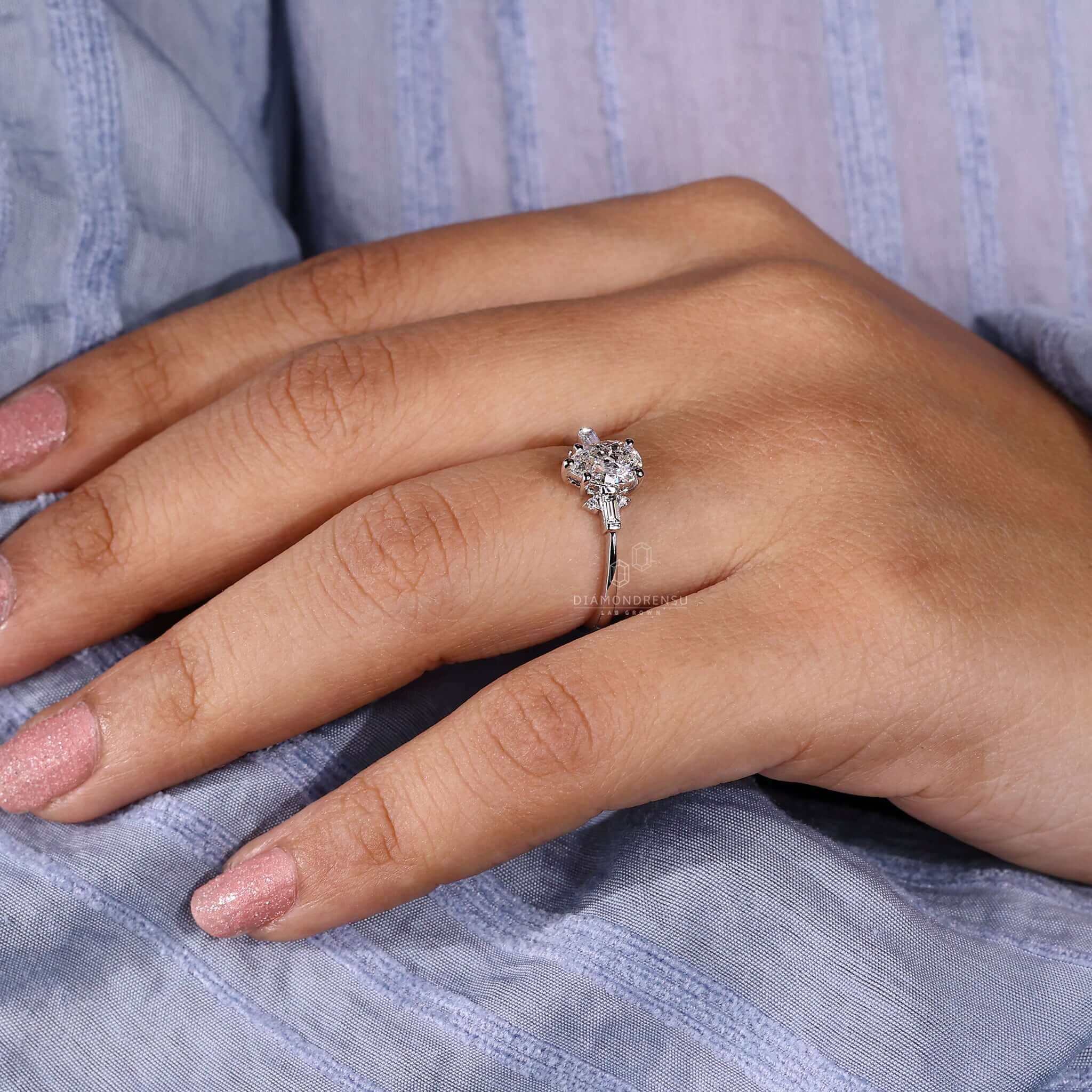 pear diamond engagement ring