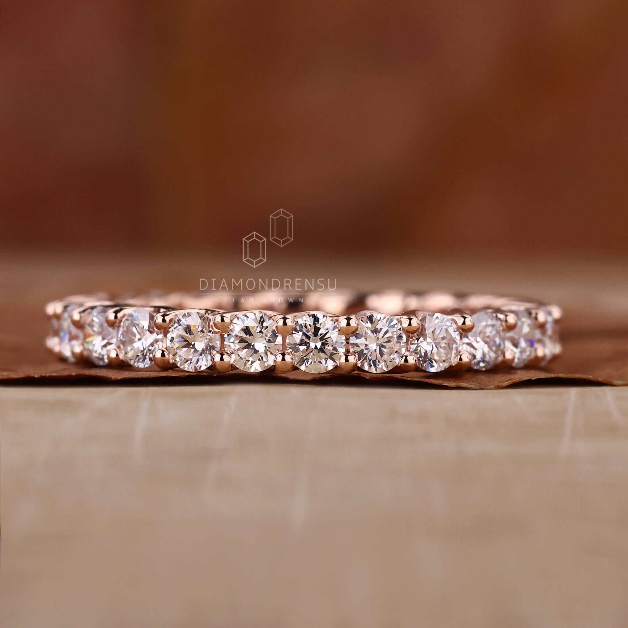 lab grown diamond band