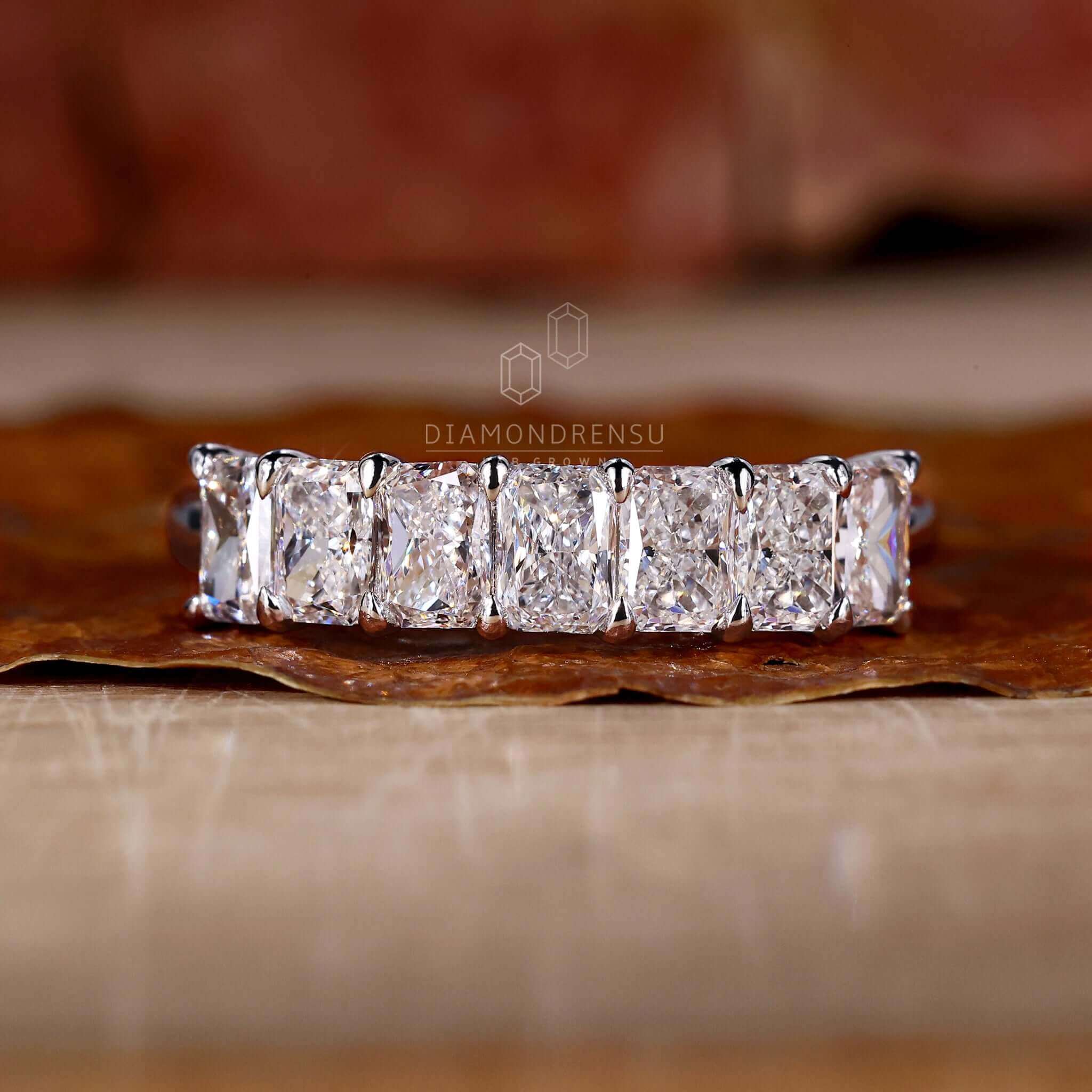 lab grown diamond wedding band