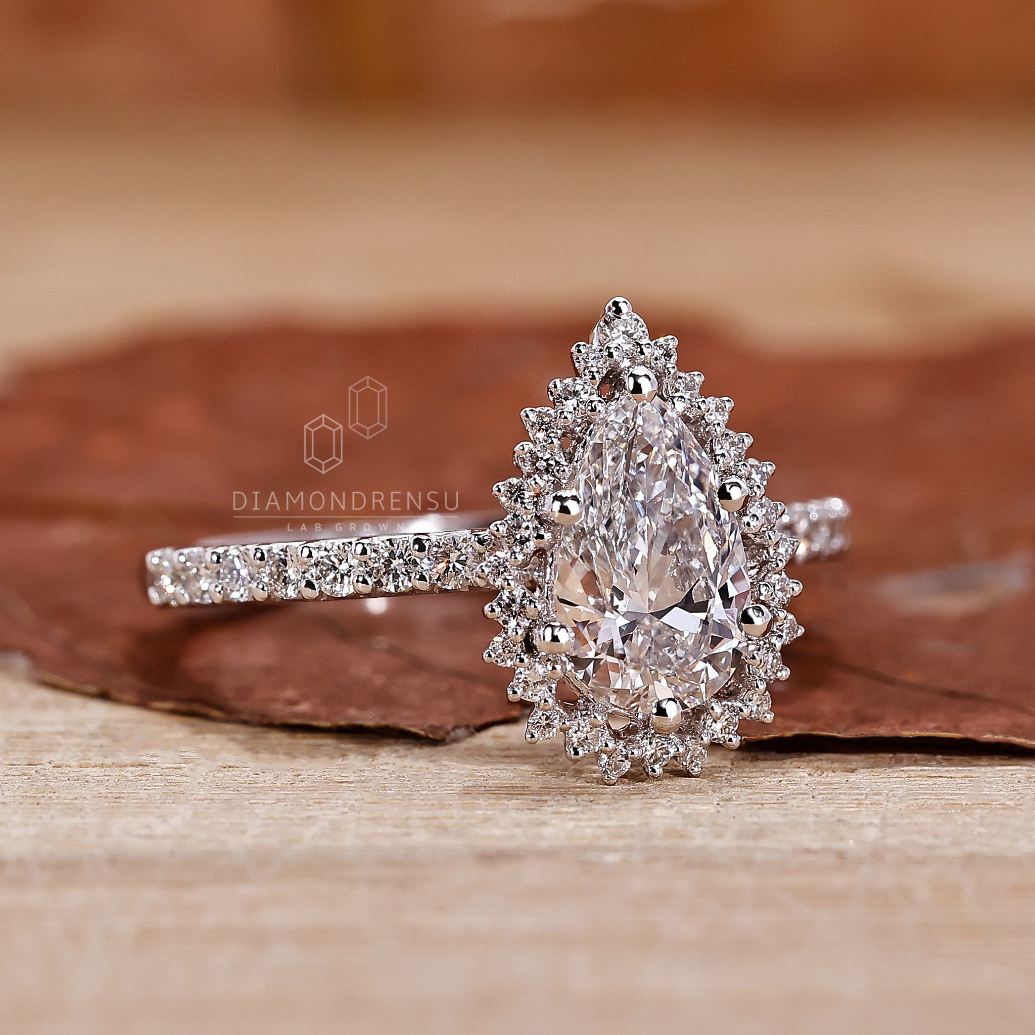 6 prong ring setting crafted in elegant white gold.
