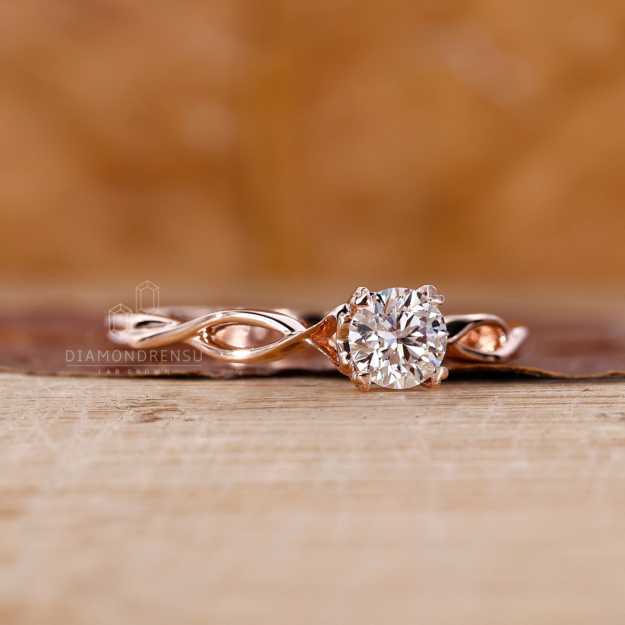 Buy engagement ring in London UK with round diamond solitaire style.
