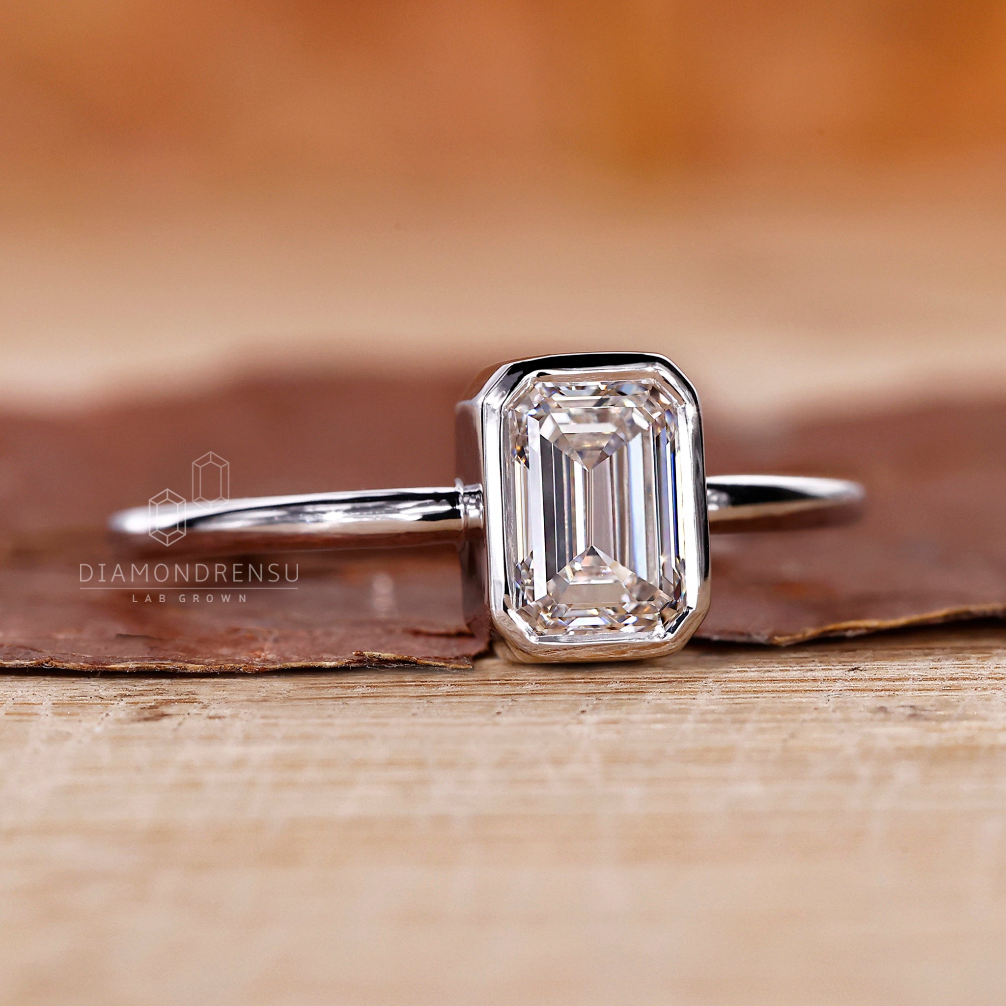 Handmade white gold ring with IGI certified diamond.
