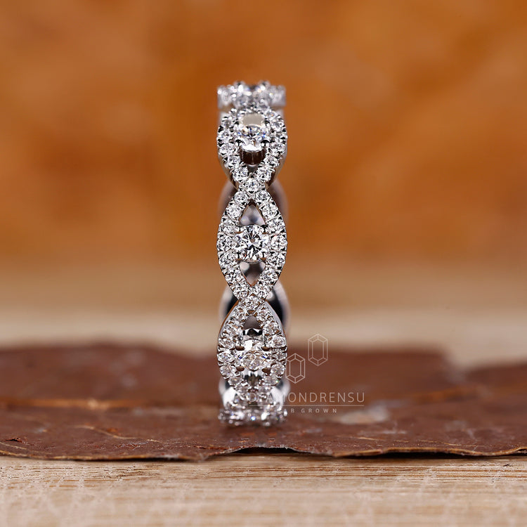 Round diamond wedding band with eternity style.
