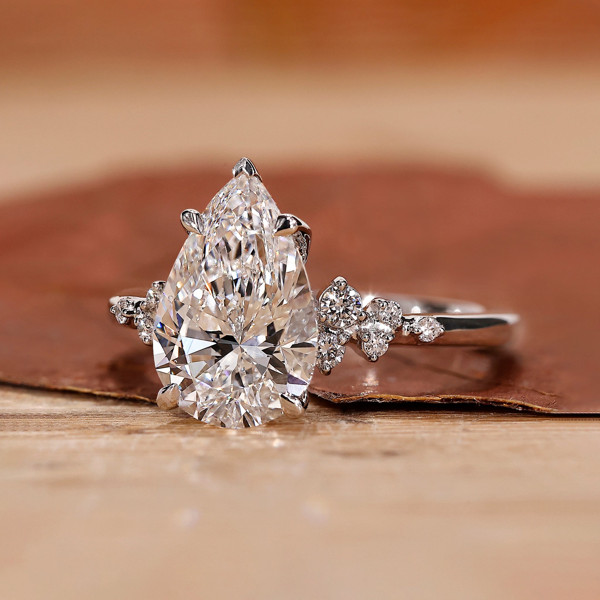 Snowdrift Ring with V prong ring
