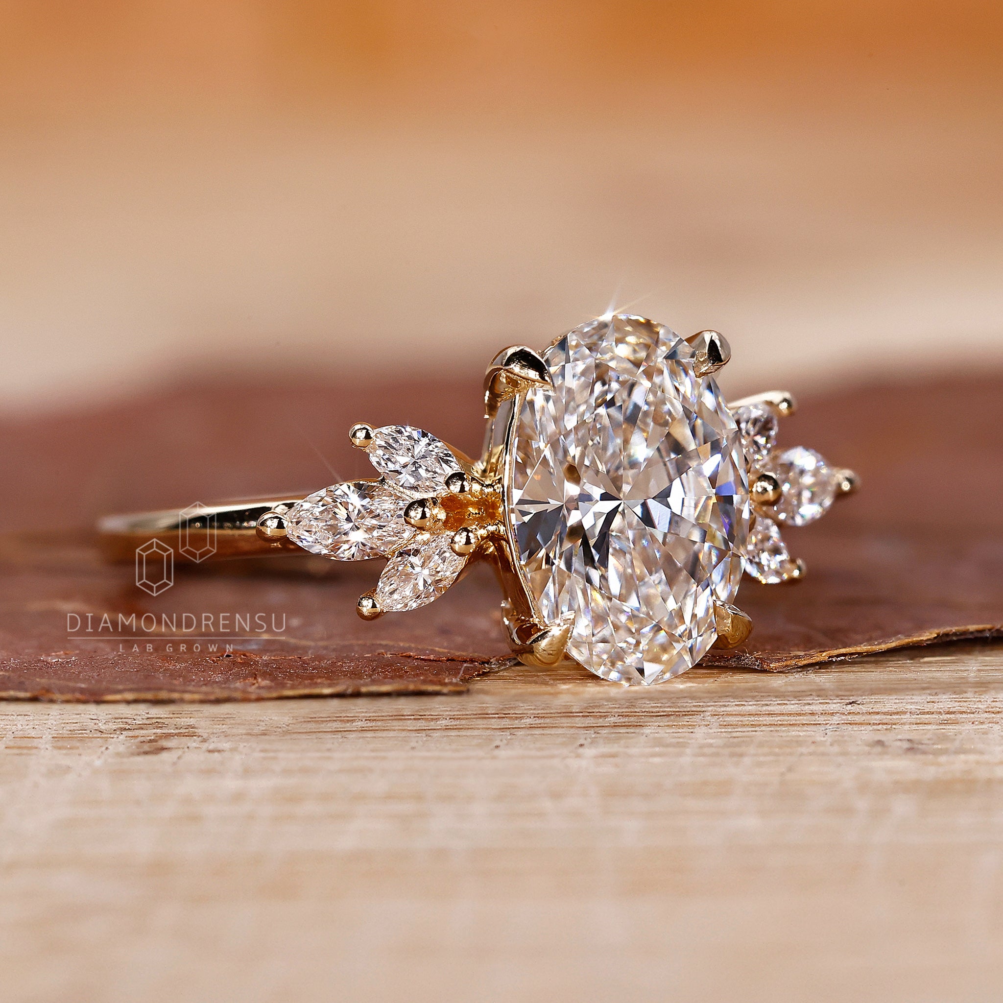 Round diamond ring featuring a 4 prong claw setting.
