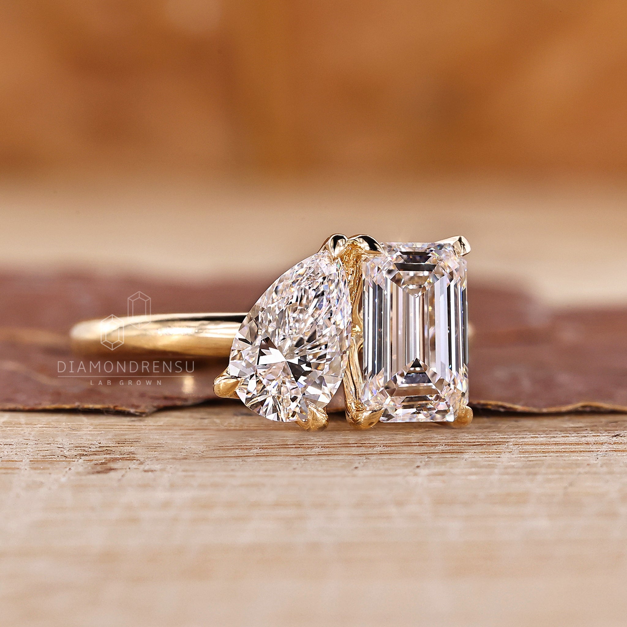 IGI certified Toi et Moi diamond engagement ring