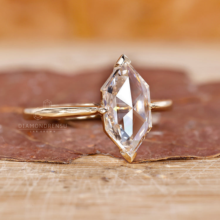 Buy engagement ring online featuring lab grown diamond and IGI certified.
