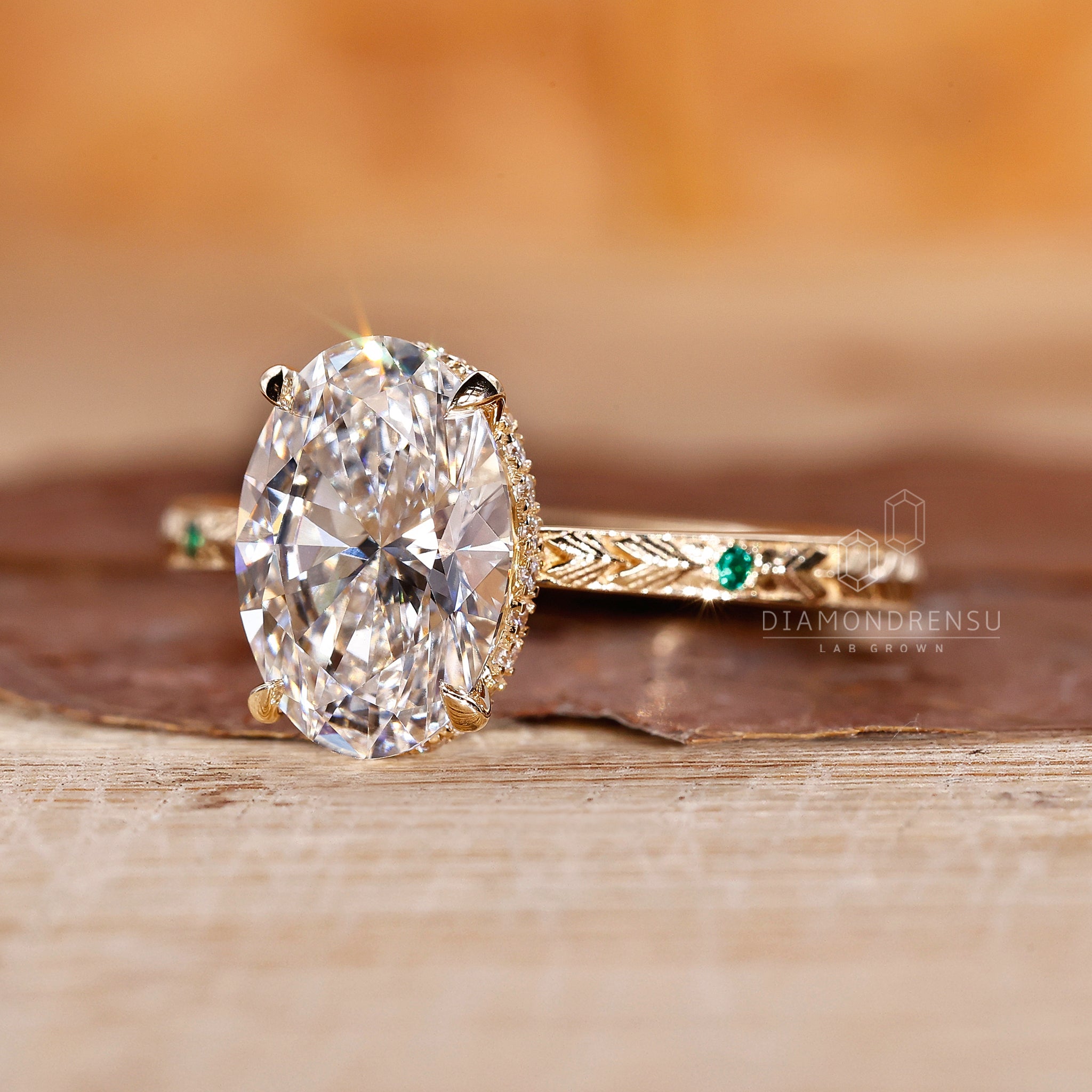 Buy engagement ring online with lab grown diamond and IGI certification.
