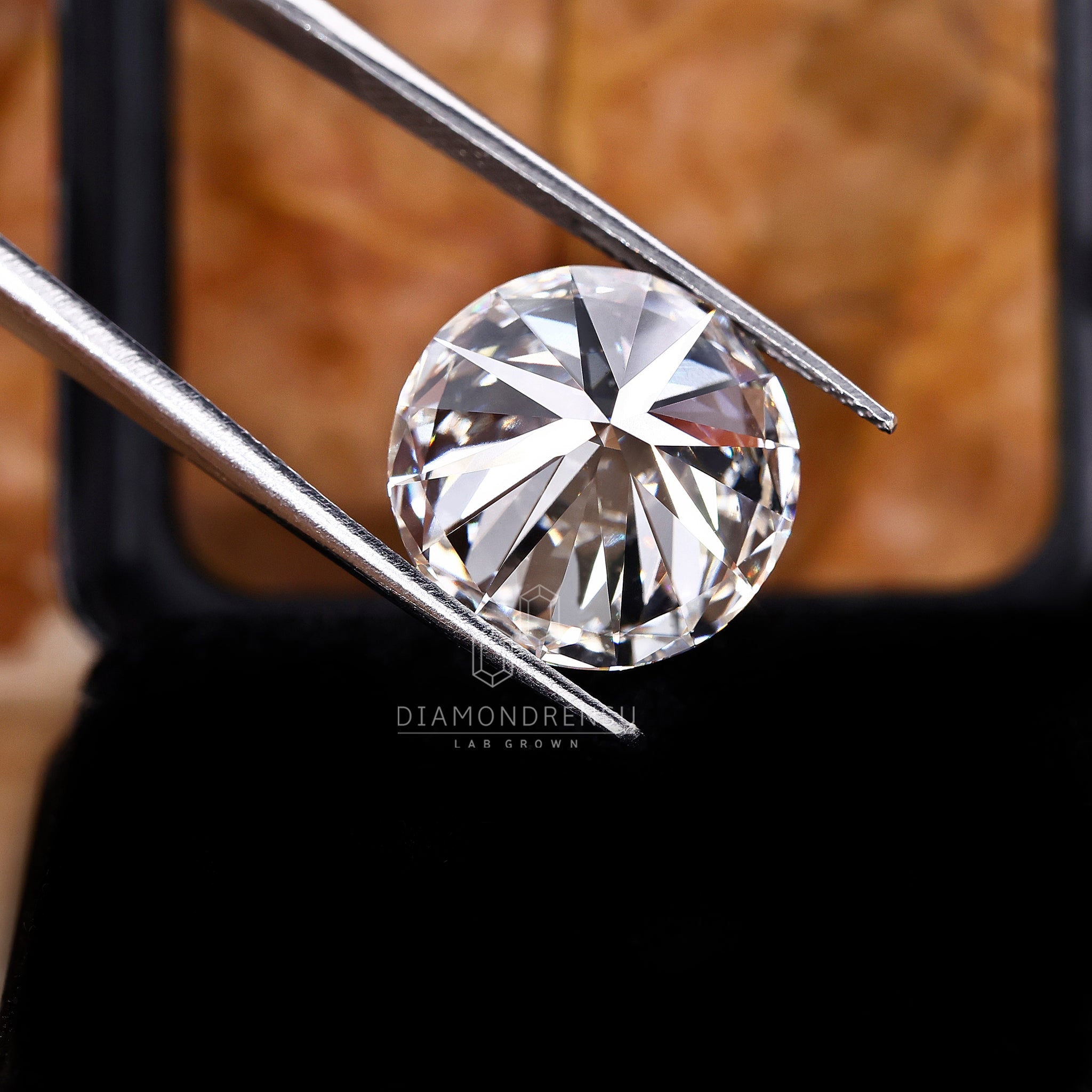 Lab grown diamond loose and cut in classic round brilliant shape.
