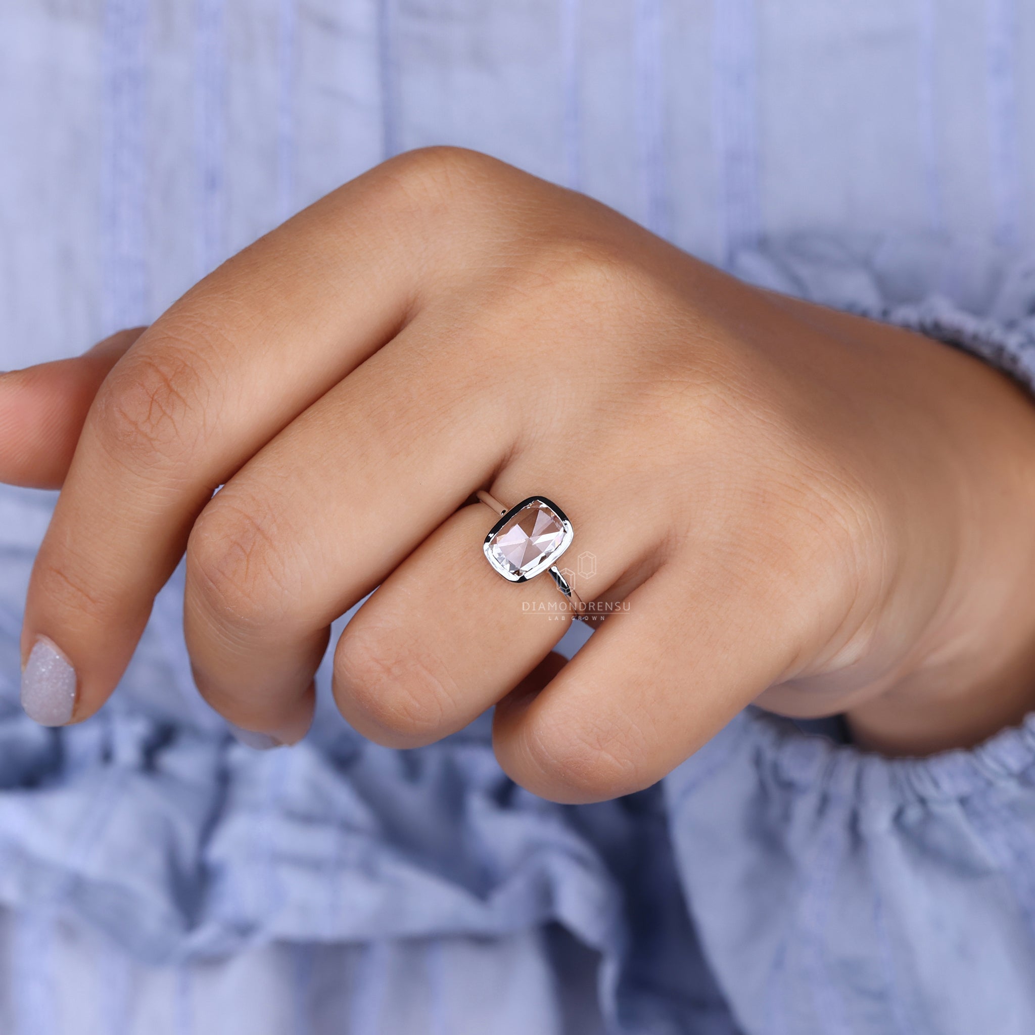 Timeless rose cut ring with a dazzling Lab Grown Diamond.