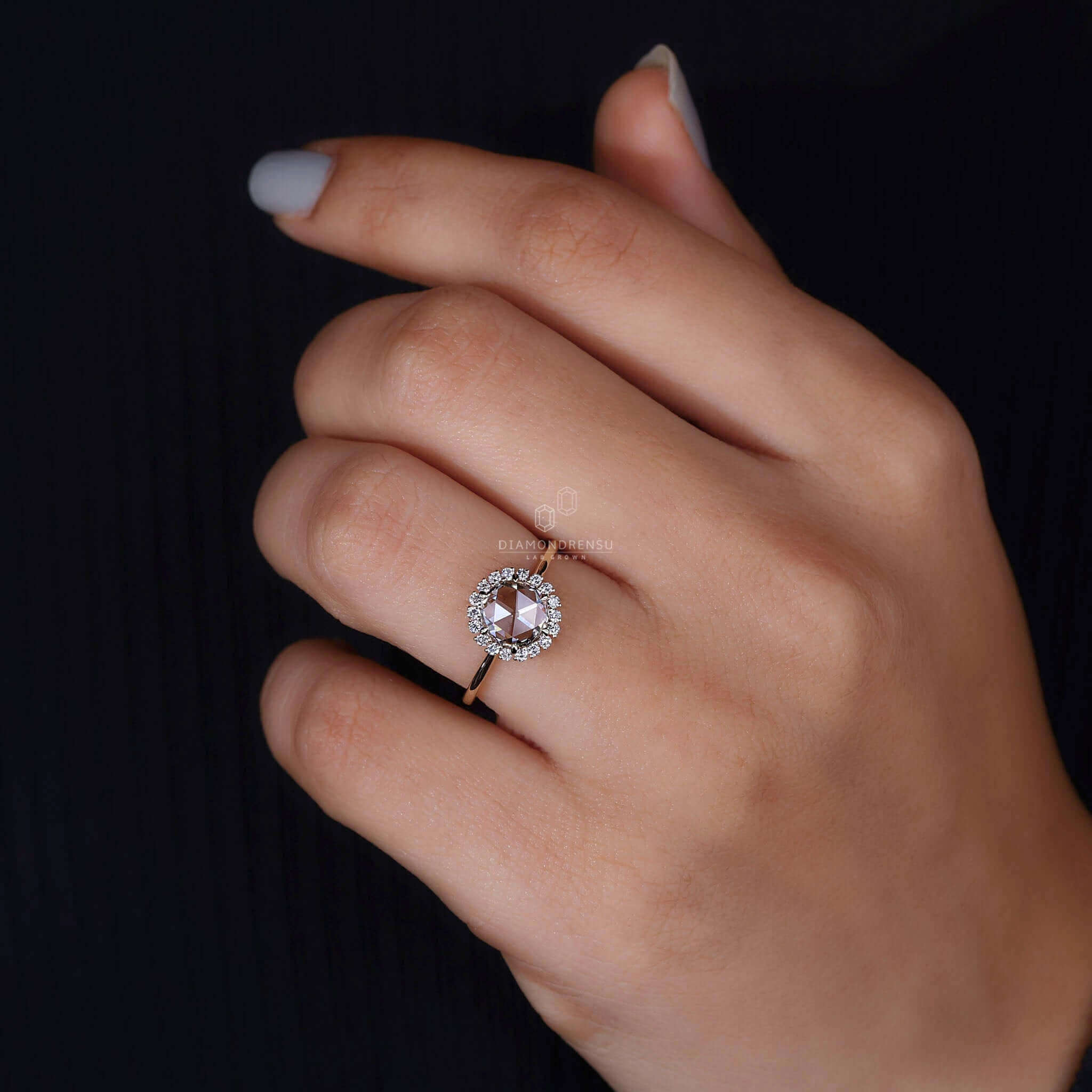 Round Diamond Engagement Rings designed to make any proposal unforgettable.