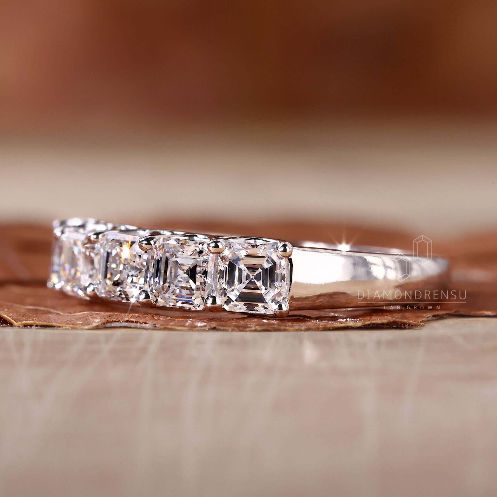 asscher cut diamond band