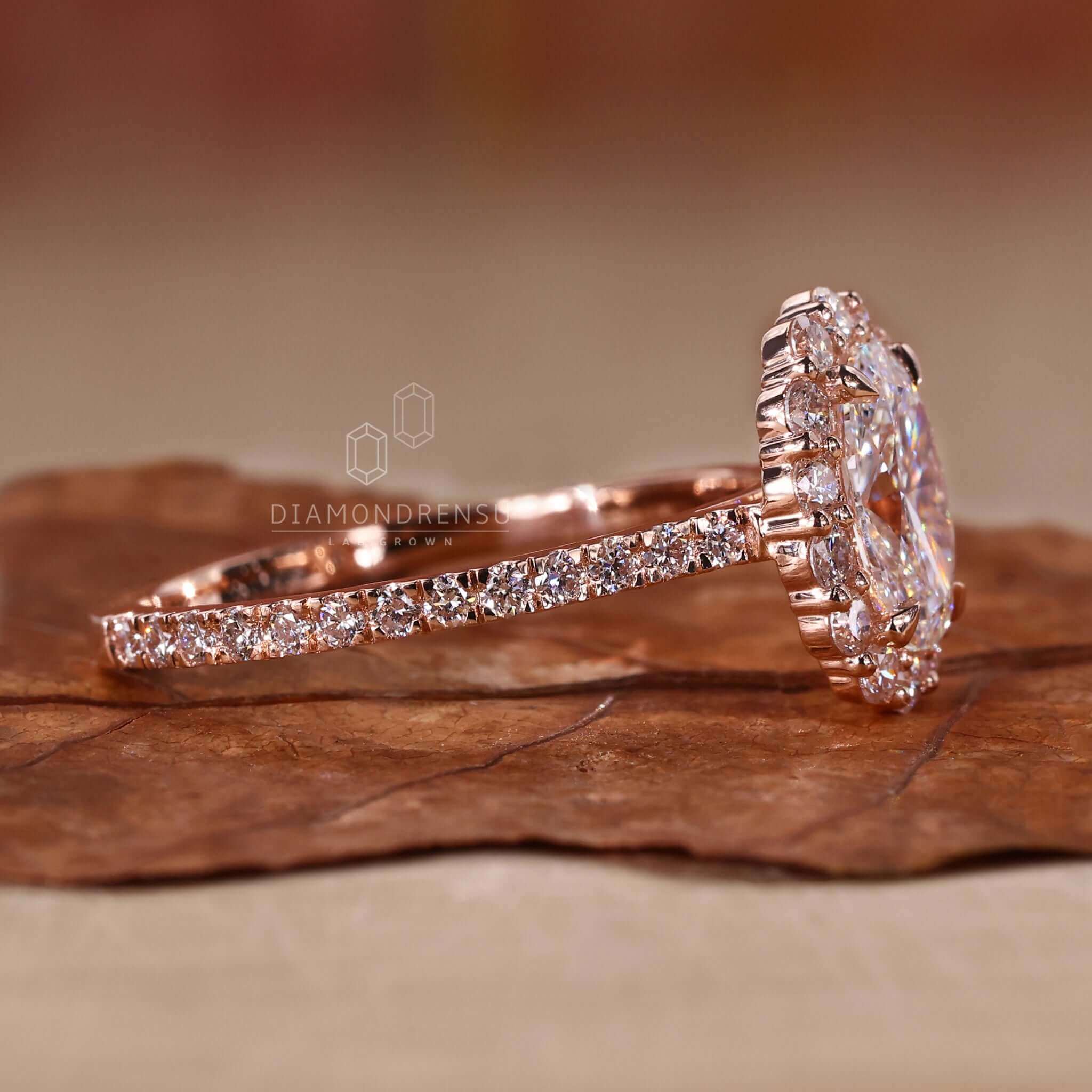 Oval diamond engagement ring with dazzling brilliance.