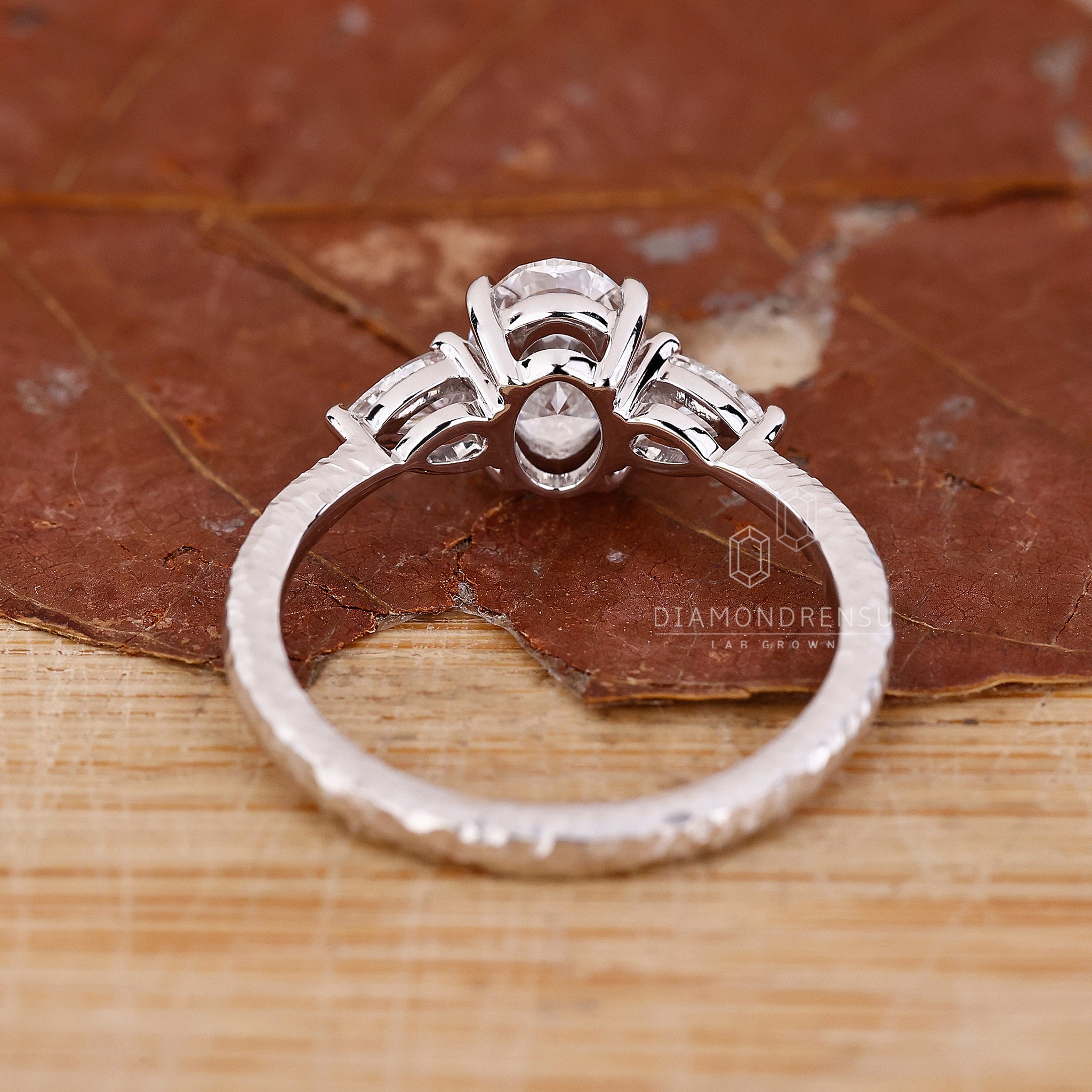 Diamondrensu UK ring with claw prong ring setting.
