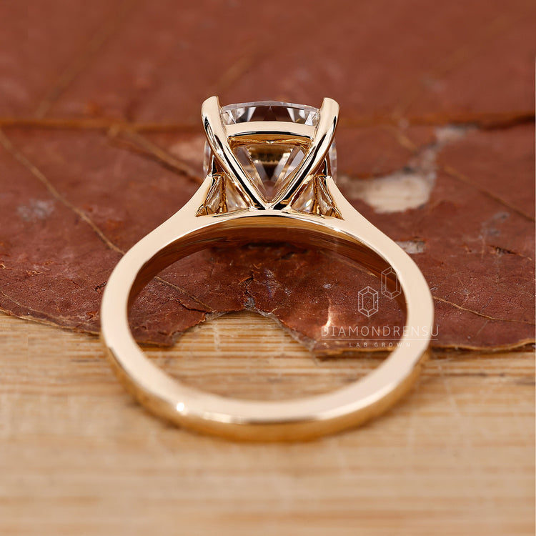 Lab Grown Diamond is used in this cushion old mine cut ring.

