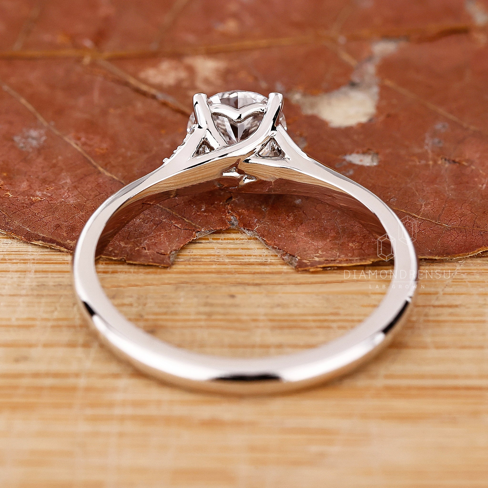 Round Diamond Ring with split shank ring
