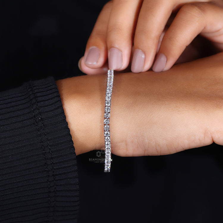 Buy diamond bracelet from Diamondrensu UK with Lab Grown stones.
