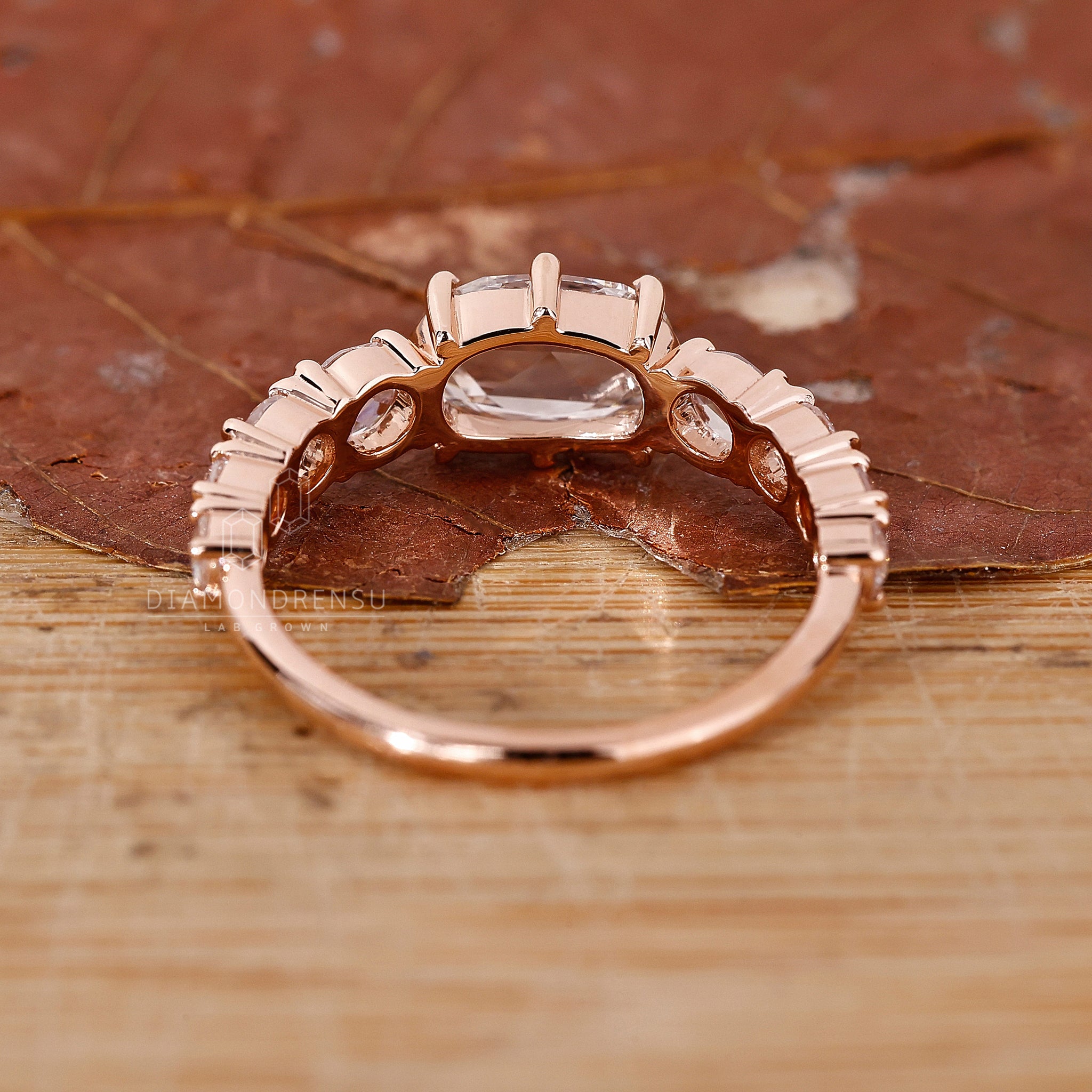 Rose gold ring in round rose cut diamond ring style

