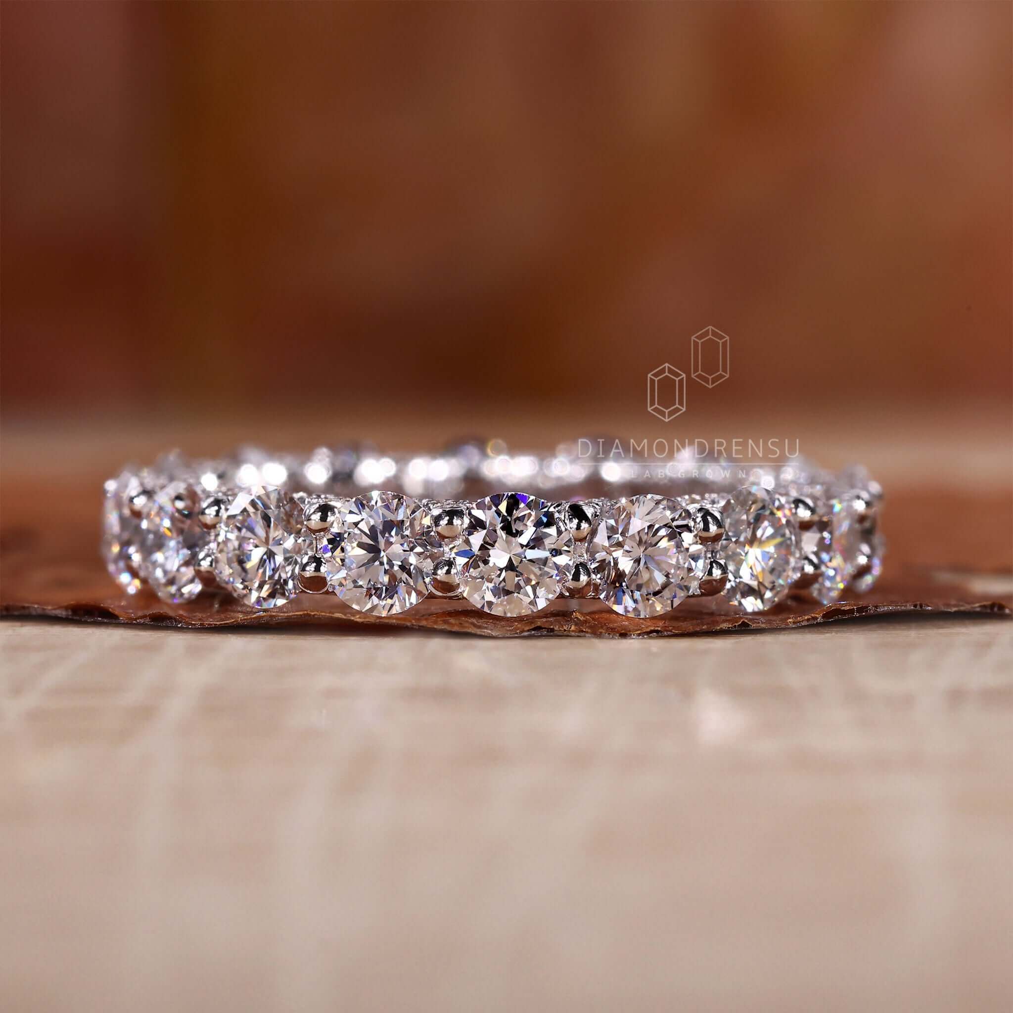 lab grown diamond band