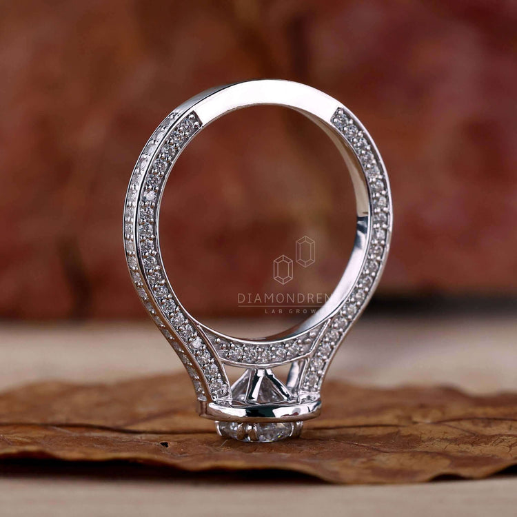 Halo ring ring with a round engagement ring design crafted for timeless elegance and style.
