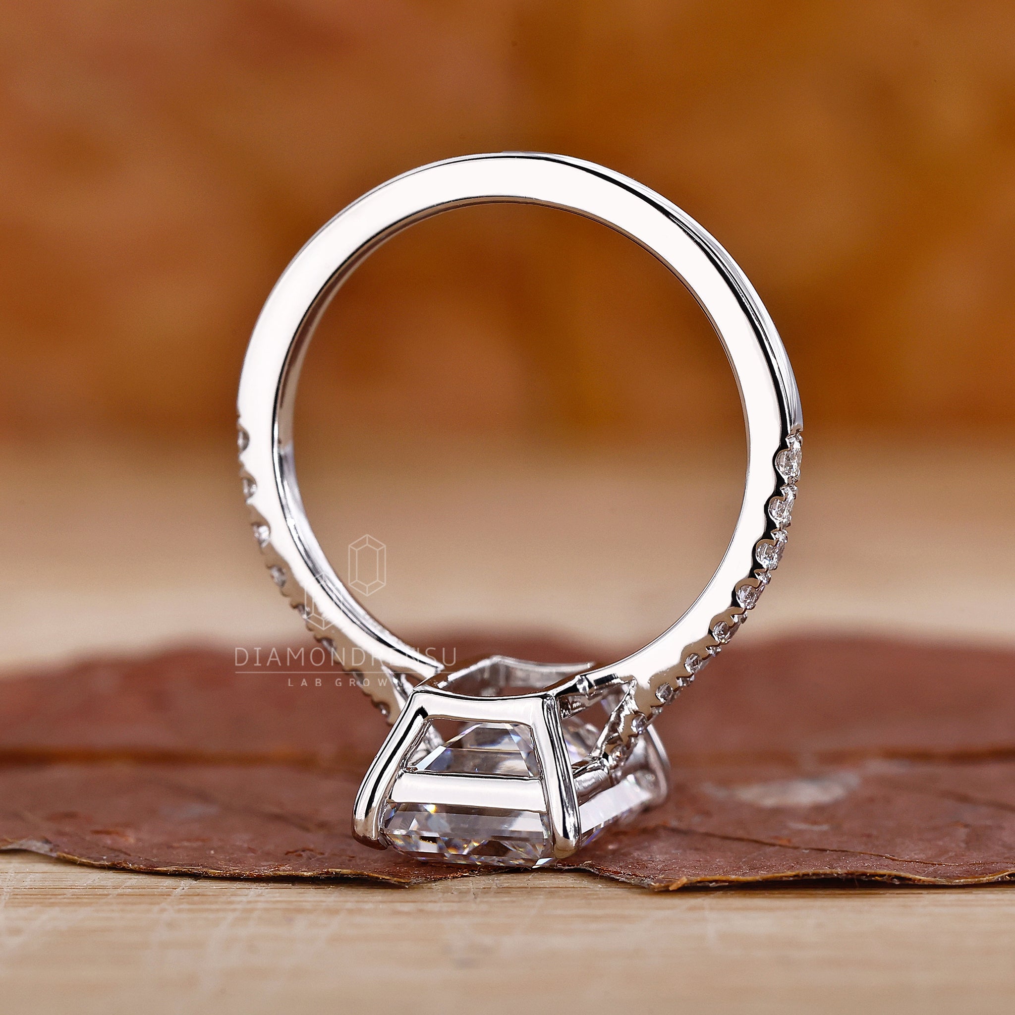 IGI certified Lab Grown Diamond for trusted shine.
