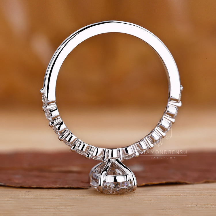 Lab Grown Diamond set in white gold engagement ring.
