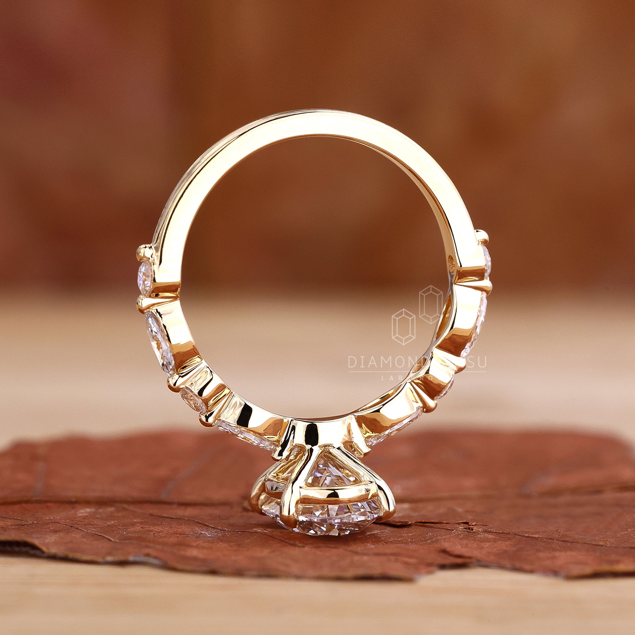 Custom engagement ring in gold
