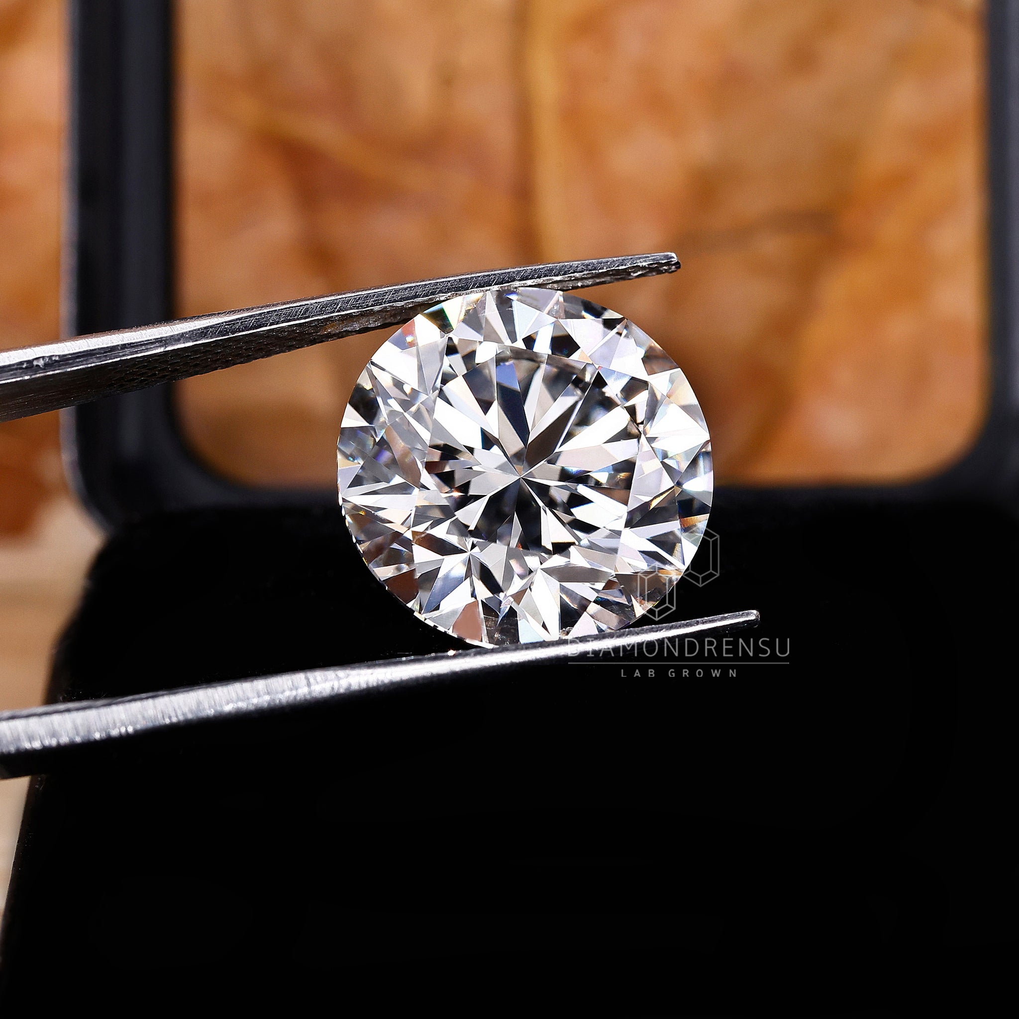 Buy loose lab grown diamond in a round brilliant cut from Diamondrensu UK.
