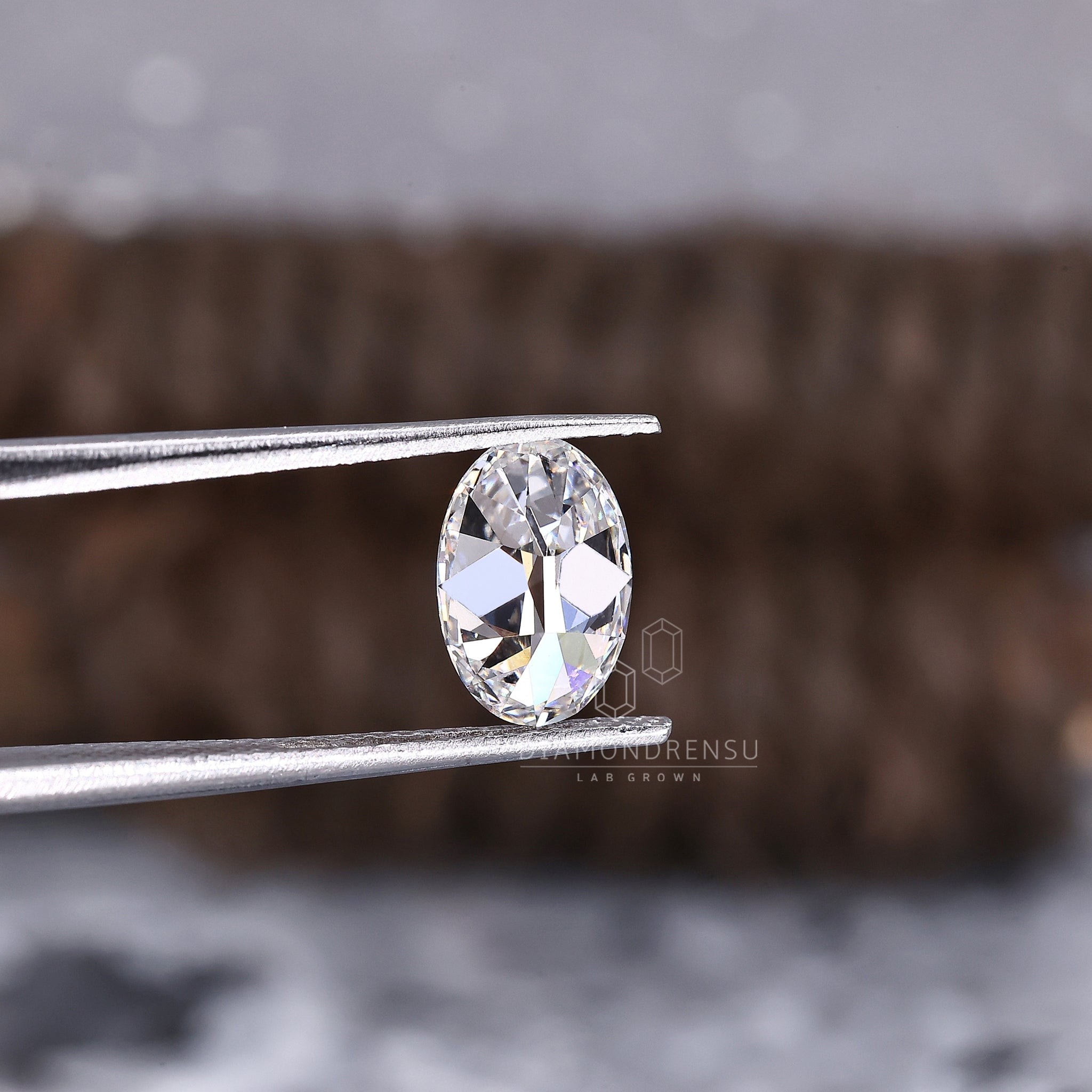Buy loose lab grown diamond in oval shape with old mine cut design.
