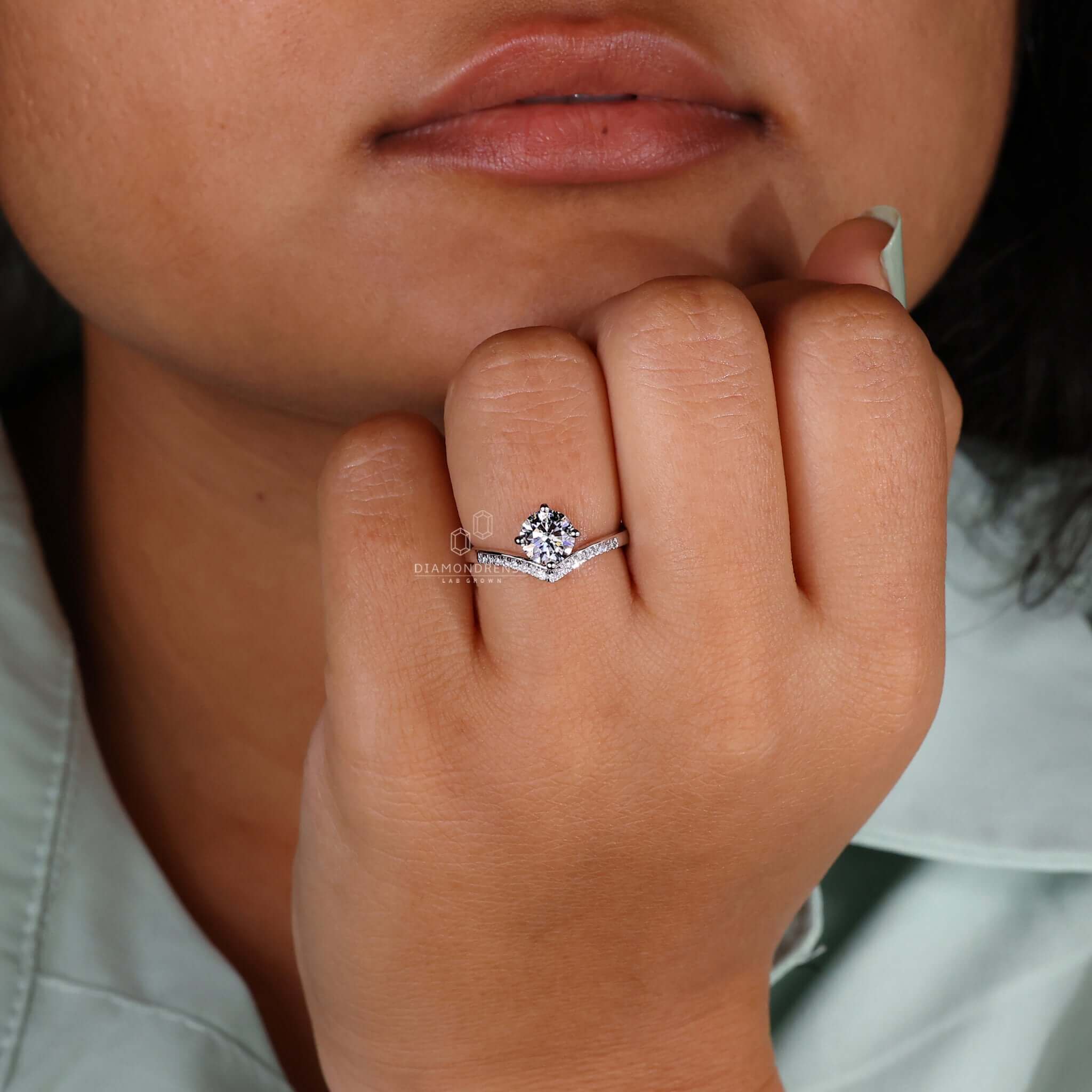 Gorgeous pave ring with sparkling diamond accents.